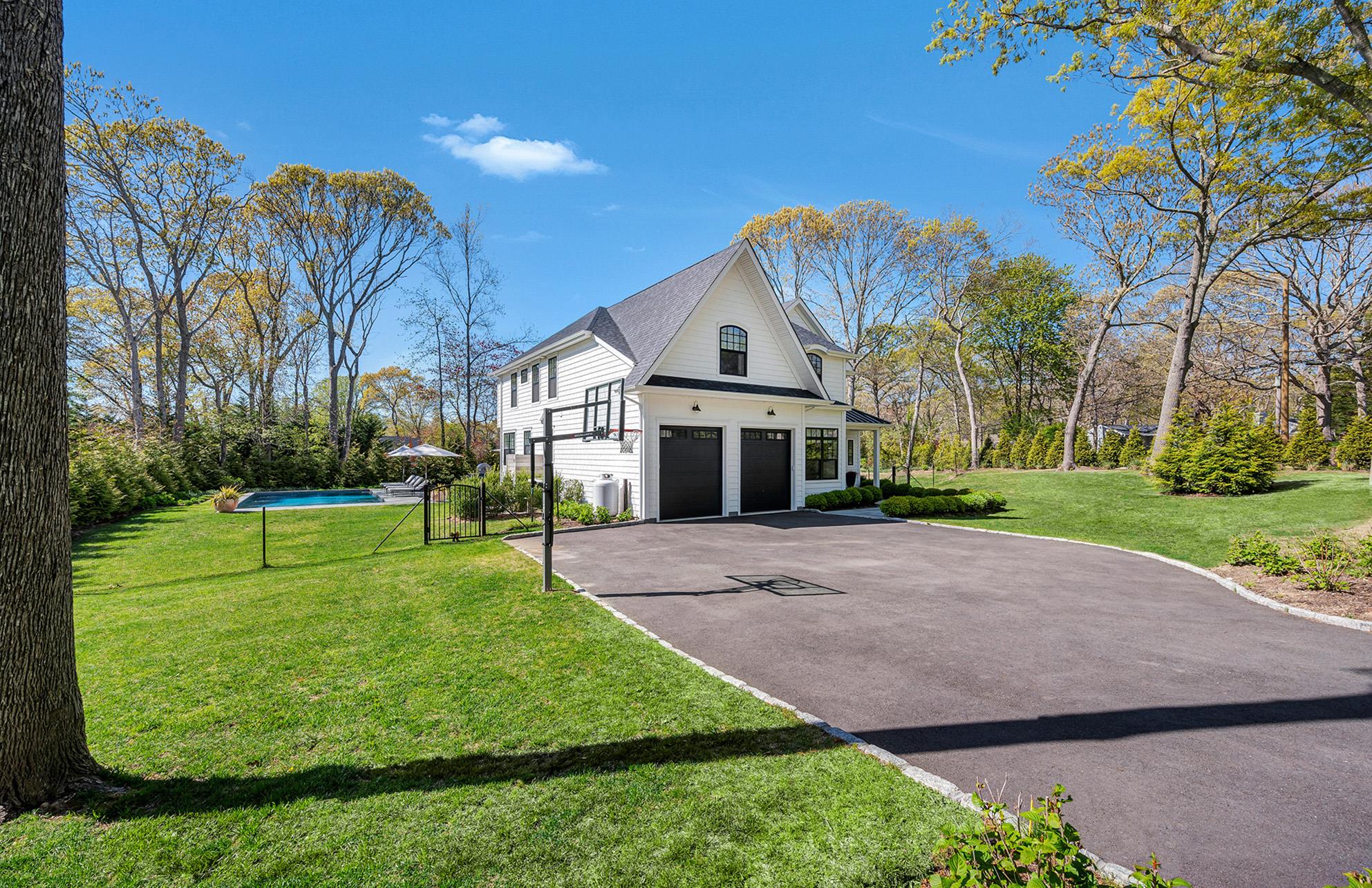 17 Bay View Road W, Southampton, NY 11968