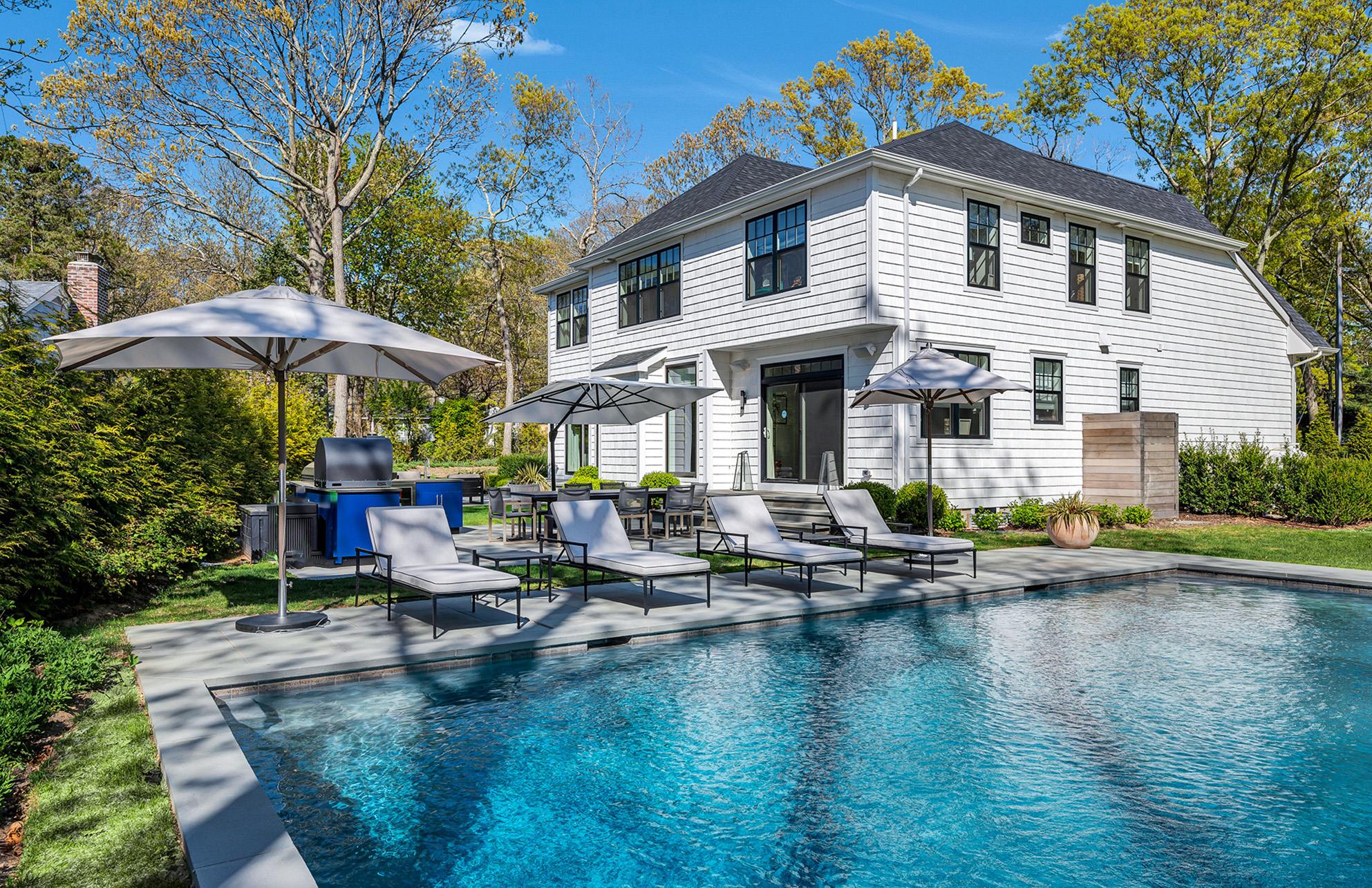 17 Bay View Road W, Southampton, NY 11968