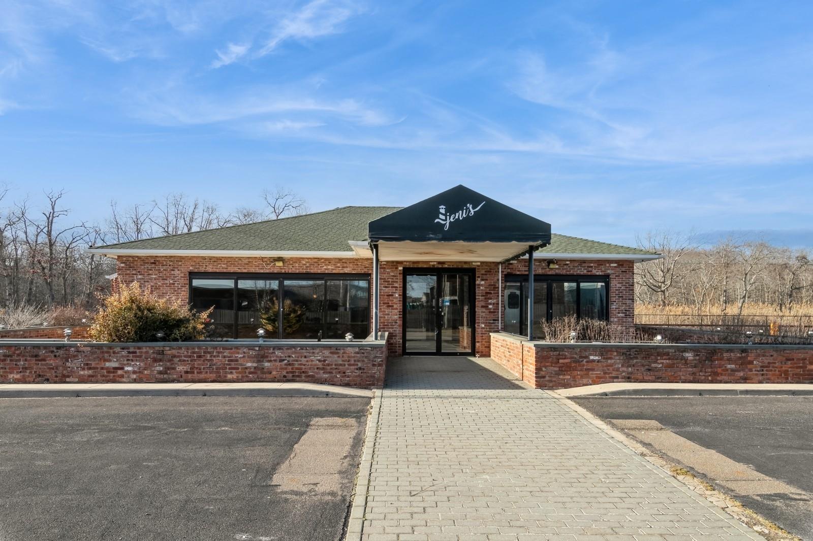 62375 Main Road, Southold, NY 11971