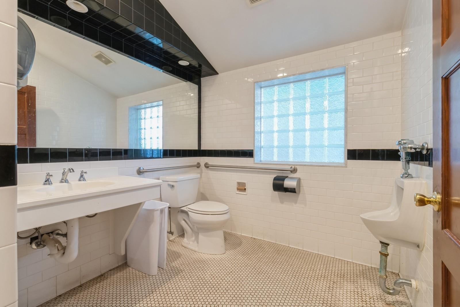 62375 Main Road, Southold, NY 11971