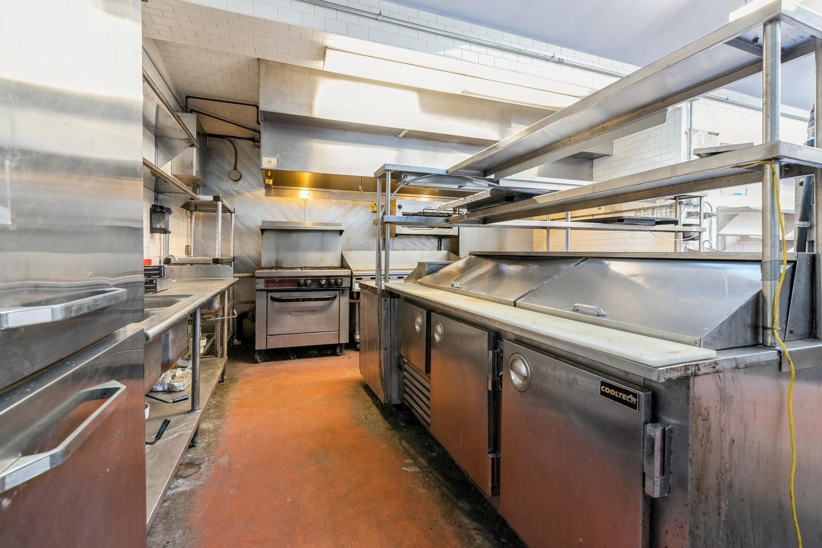 62375 Main Road, Southold, NY 11971