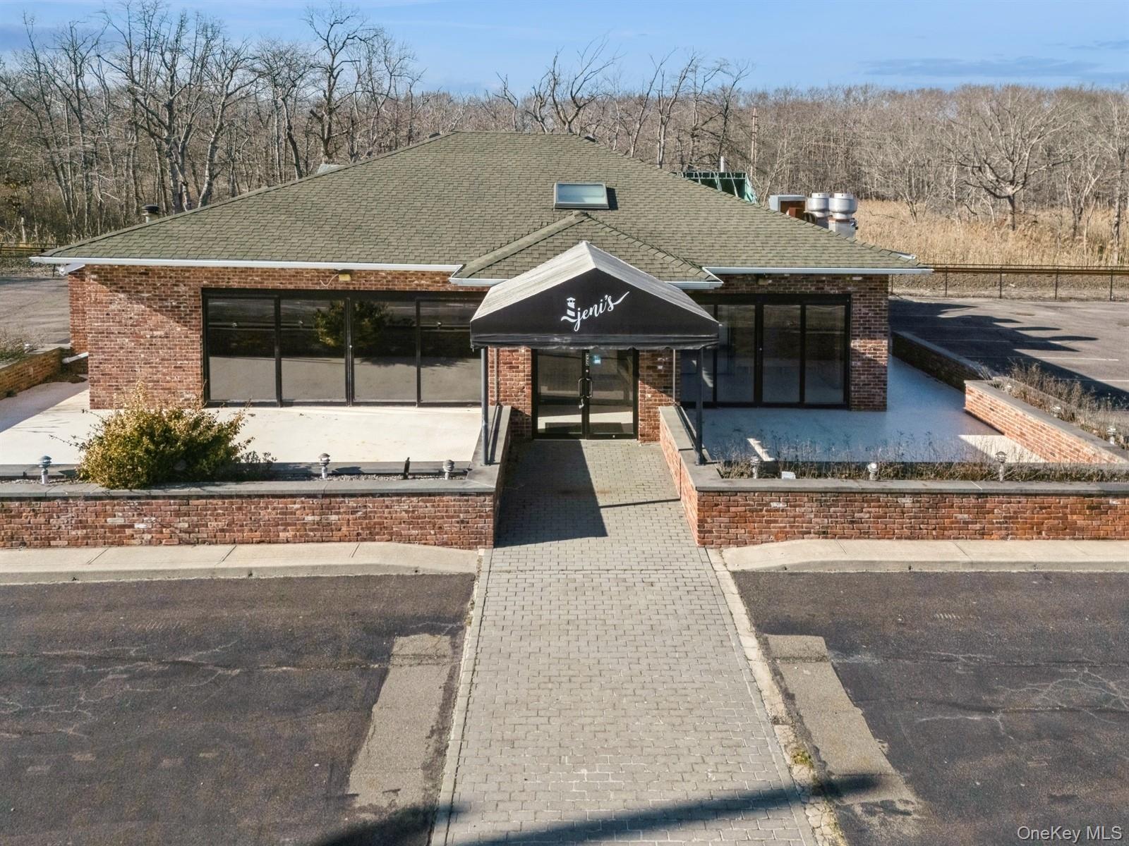 62375 Main Road, Southold, NY 11971