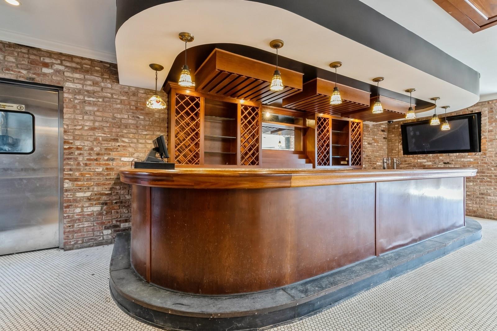 62375 Main Road, Southold, NY 11971