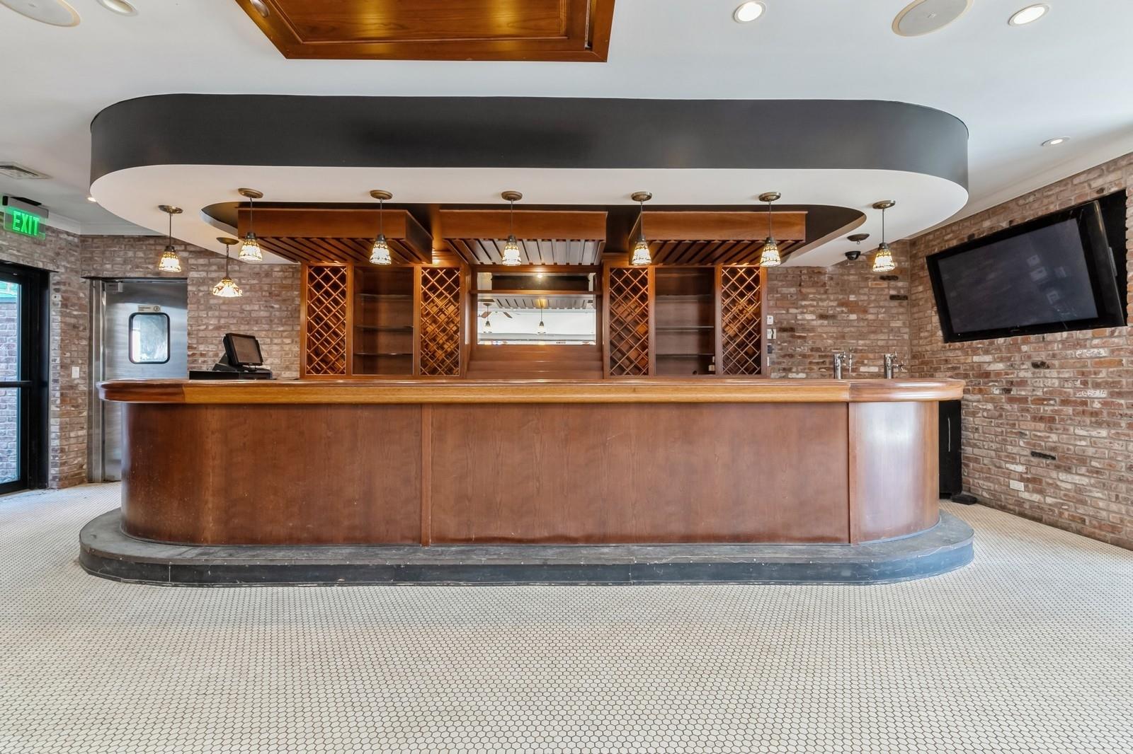 62375 Main Road, Southold, NY 11971