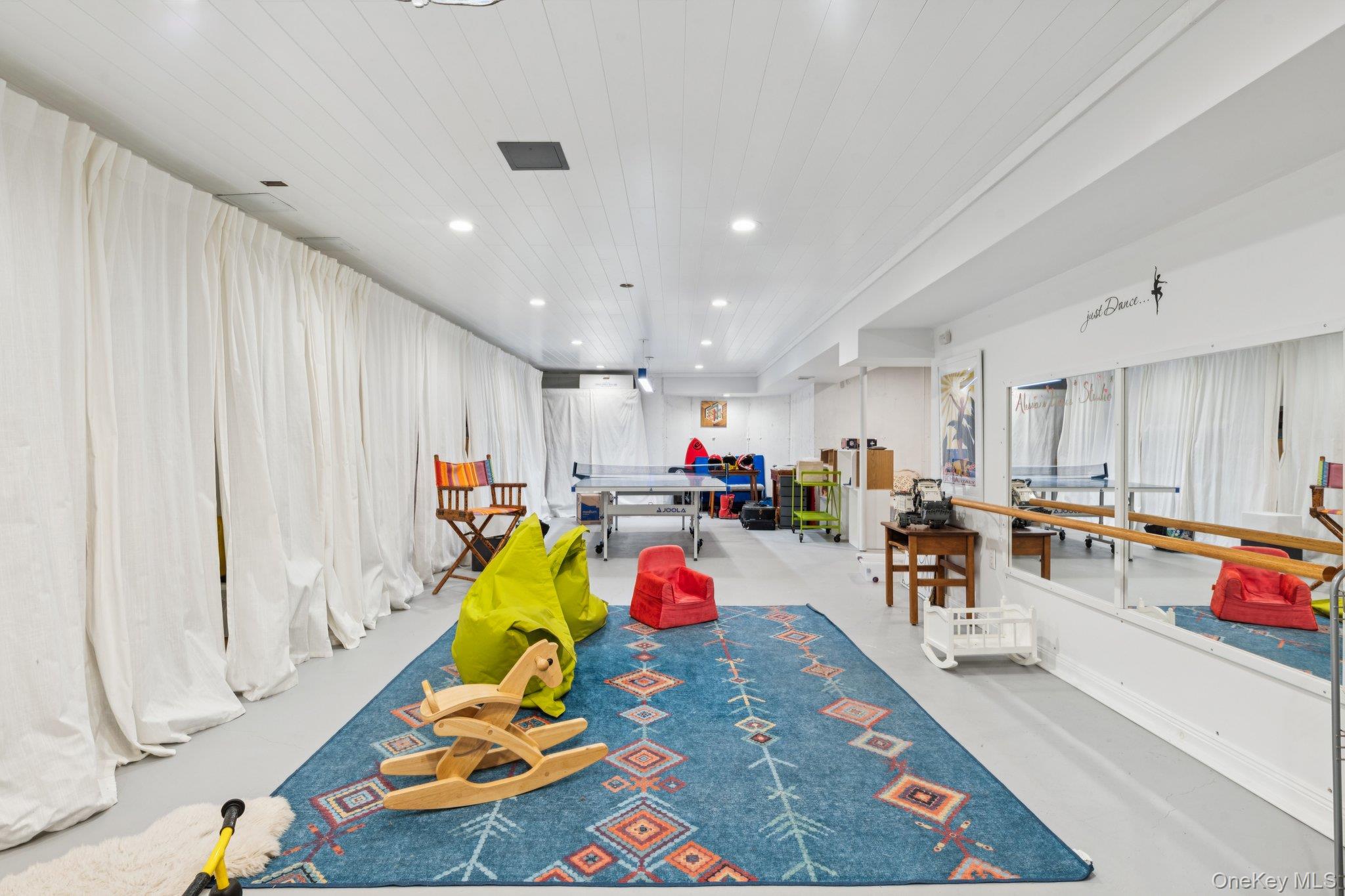 19 Oak Meadow Lane, Bellport Village, NY 11713