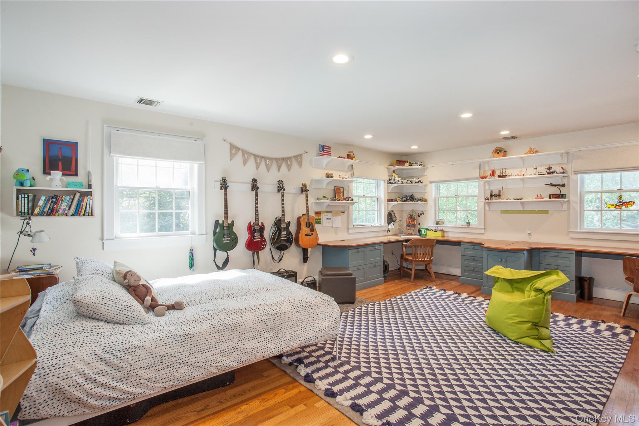 19 Oak Meadow Lane, Bellport Village, NY 11713