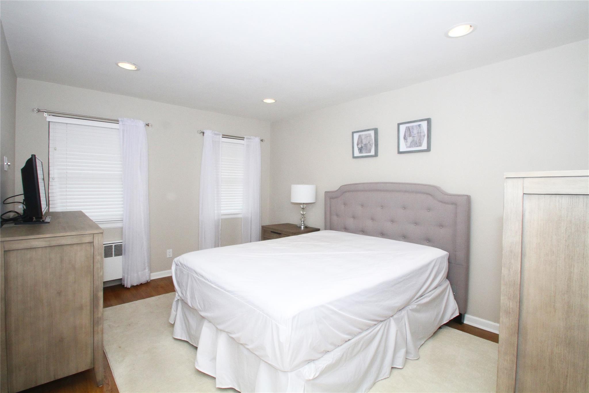 129 Fifteenth Street # B2, Garden City, NY 11530