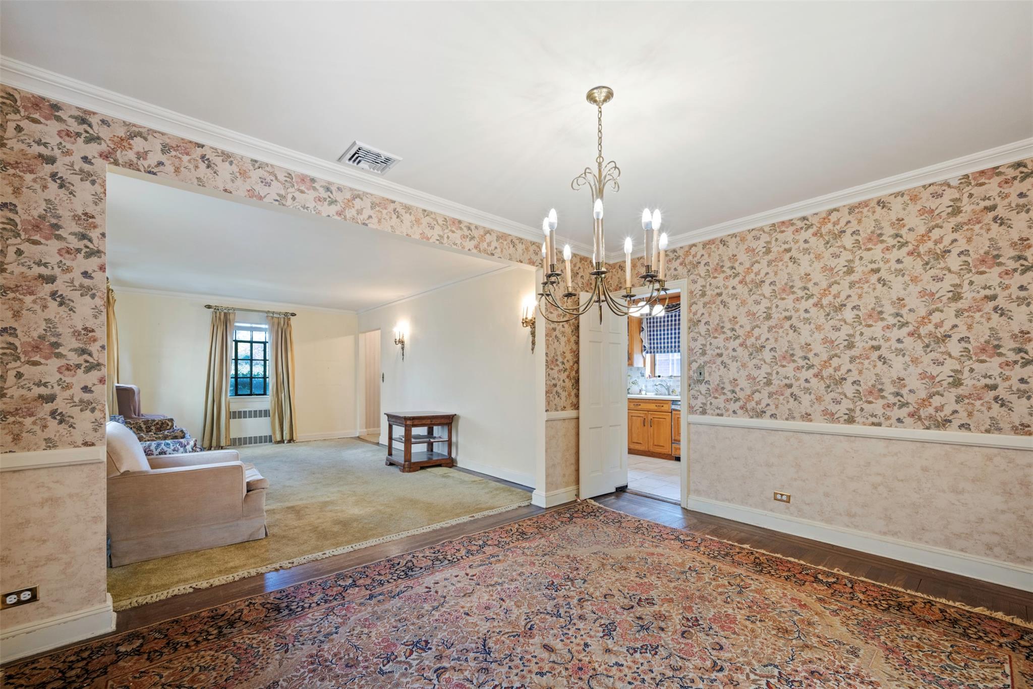 47-44 Glenwood Street, Little Neck, NY 11362