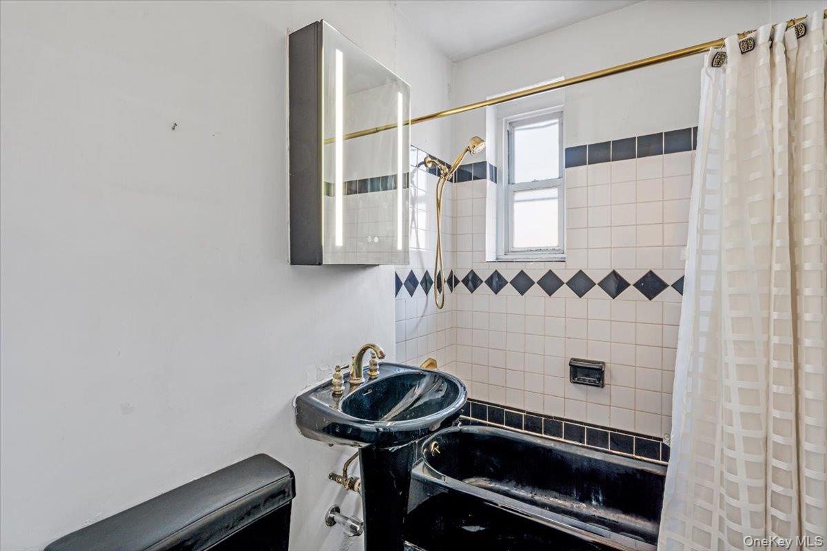 78-10 34 Avenue # 4E, Jackson Heights, NY 11372