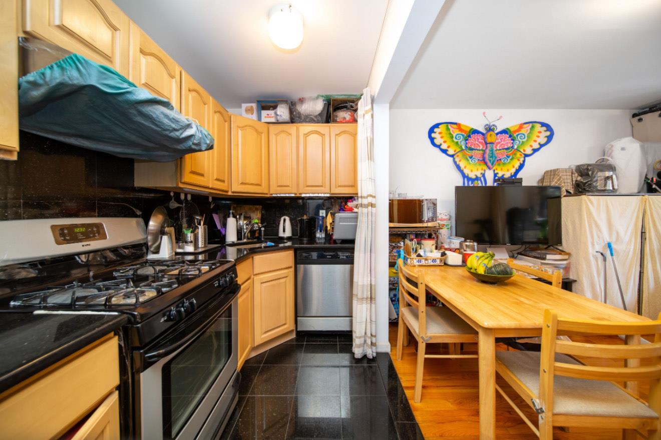 37-33 107th St # 2A, Corona, NY 11368