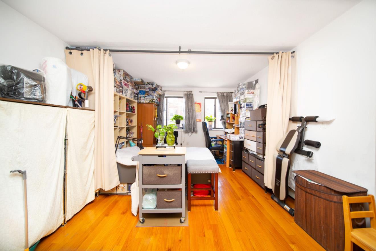 37-33 107th St # 2A, Corona, NY 11368