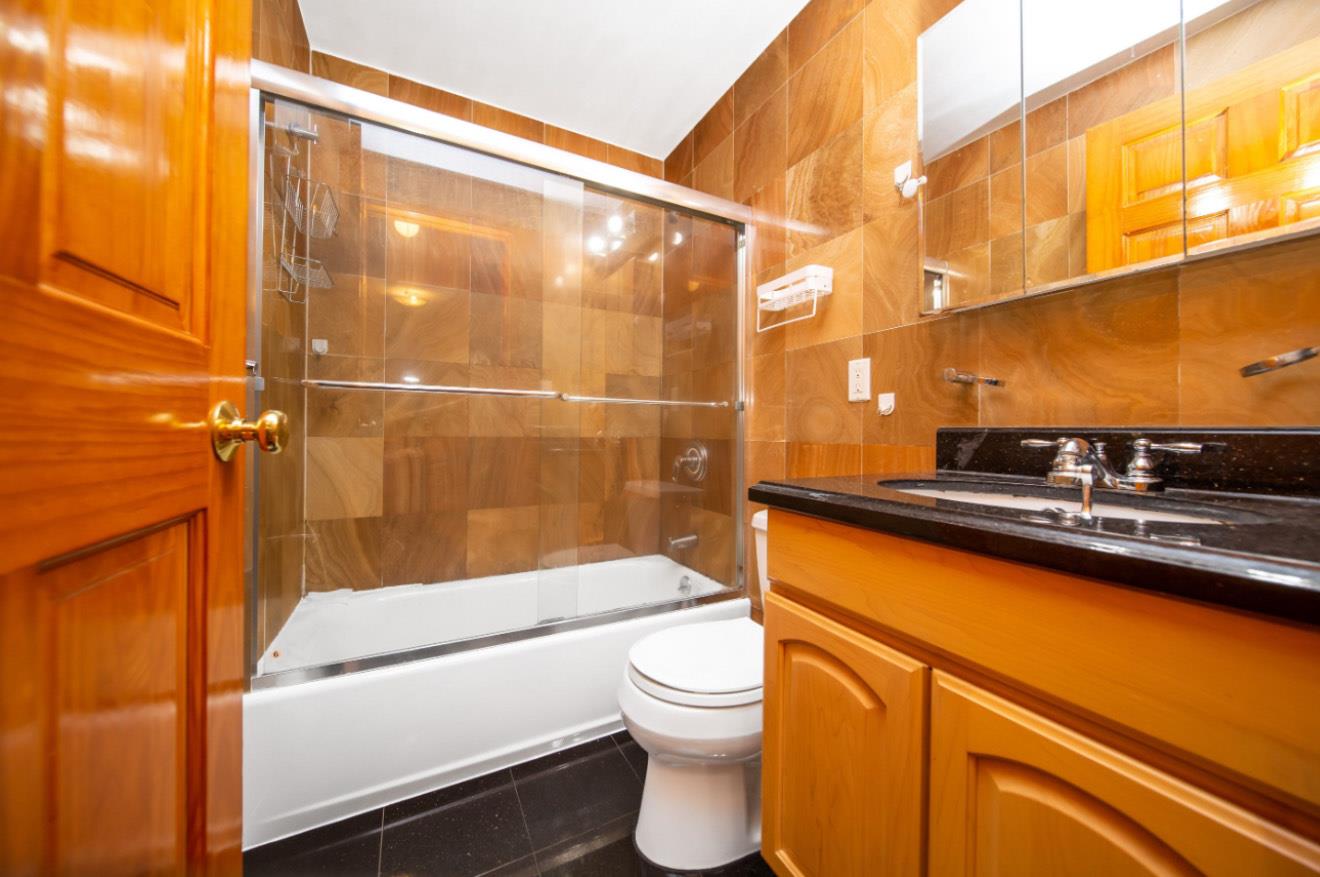 37-33 107th St # 2A, Corona, NY 11368