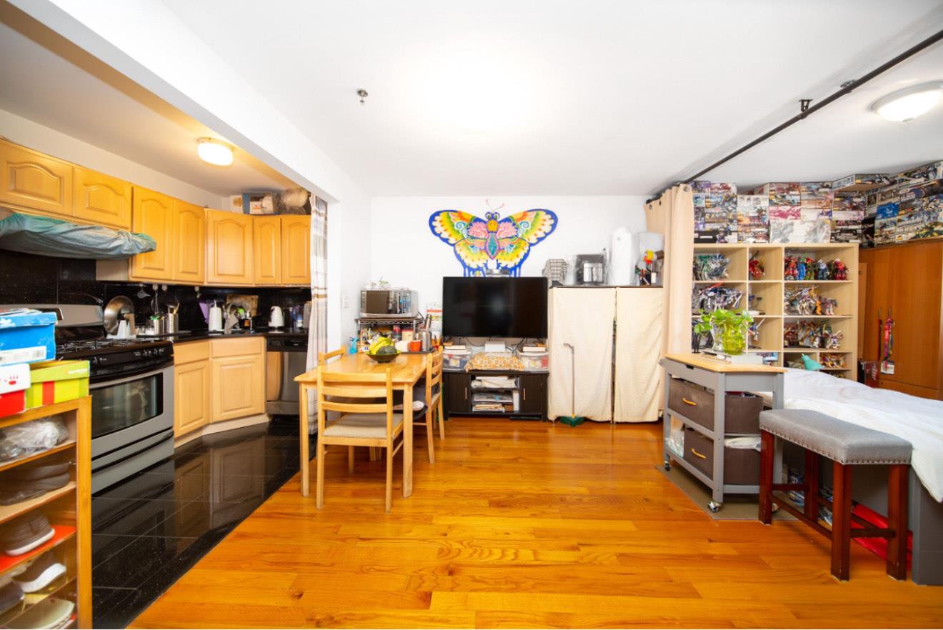 37-33 107th St # 2A, Corona, NY 11368