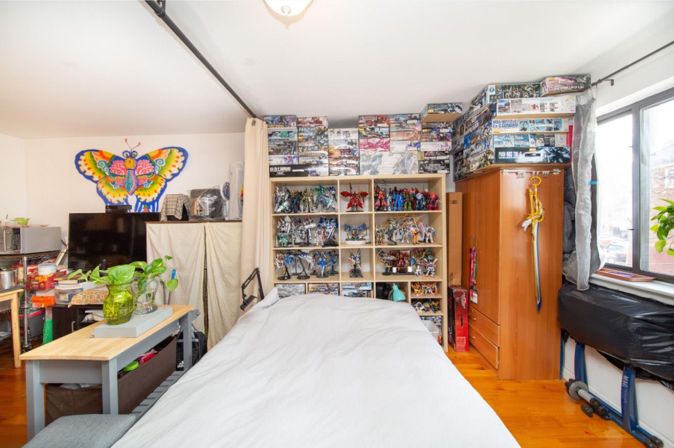 37-33 107th St # 2A, Corona, NY 11368