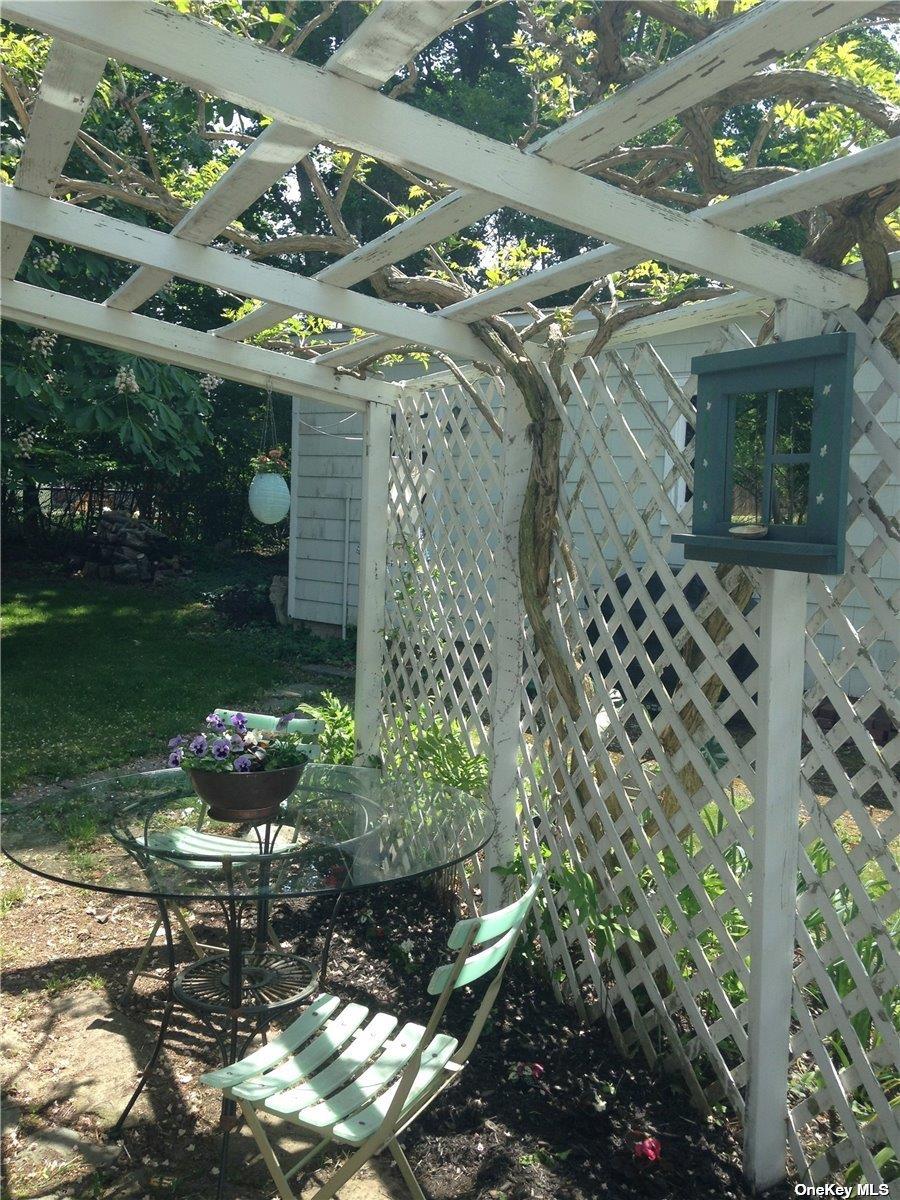 165 Sterling Street, Greenport, NY 11944