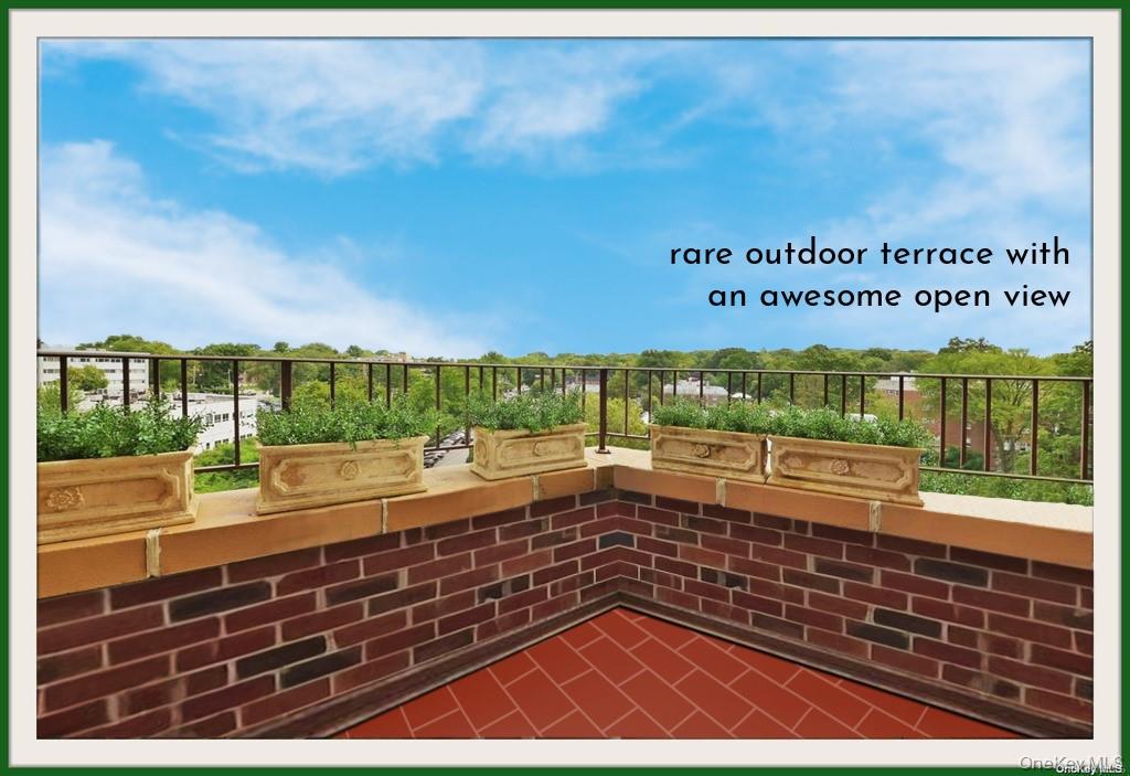 8 BARSTOW Road # 7-E, Great Neck, NY 11021