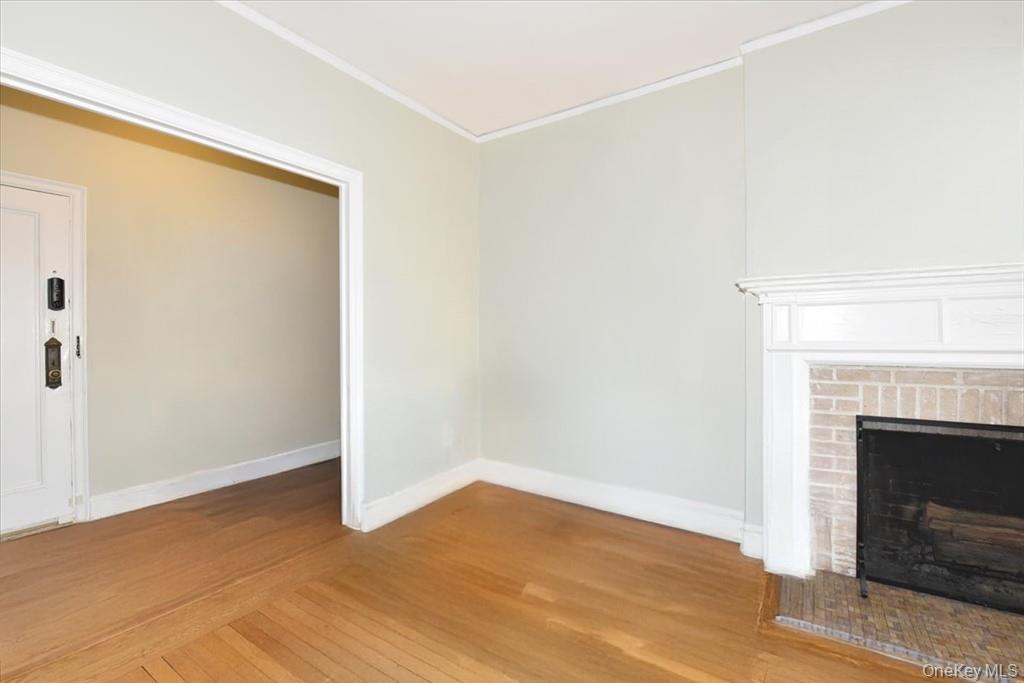 8 BARSTOW Road # 7-E, Great Neck, NY 11021