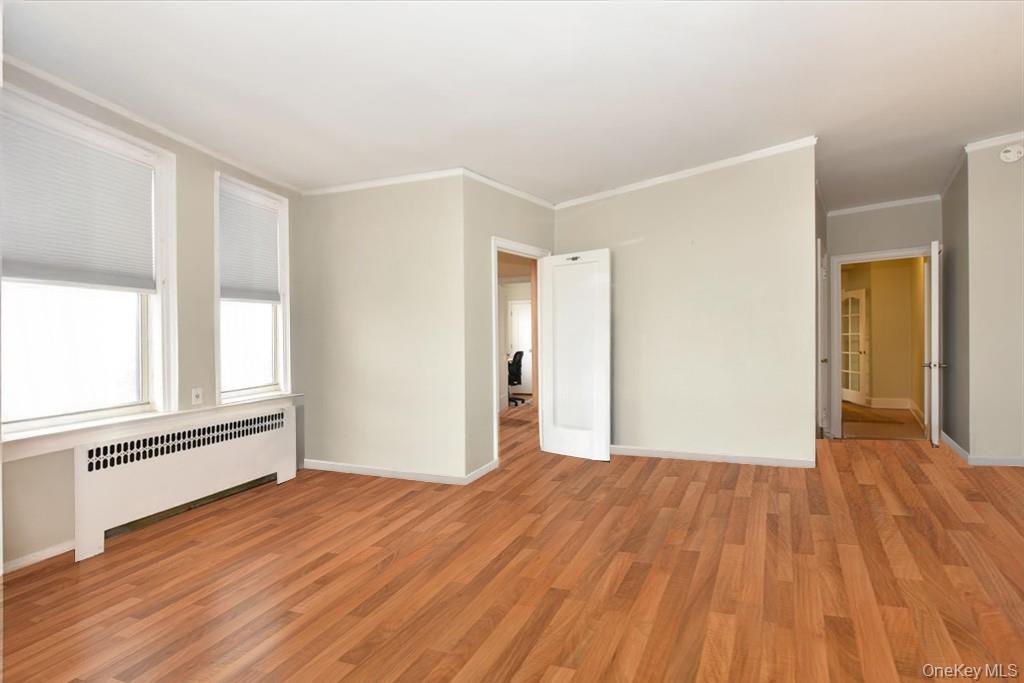 8 BARSTOW Road # 7-E, Great Neck, NY 11021