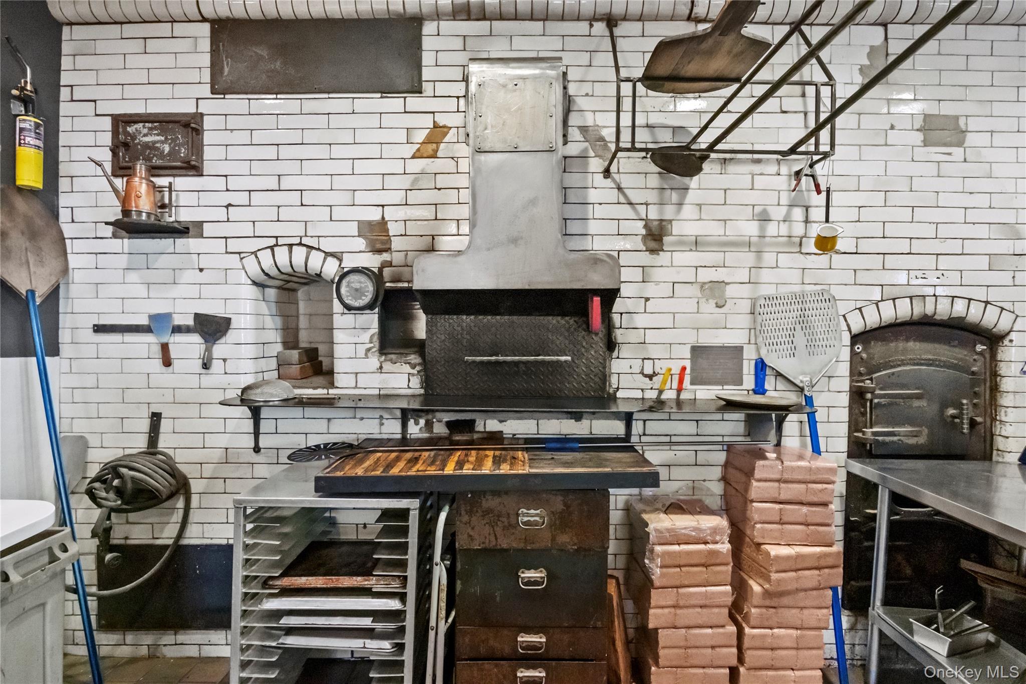 338 Hamilton Avenue, Brooklyn, NY 11231