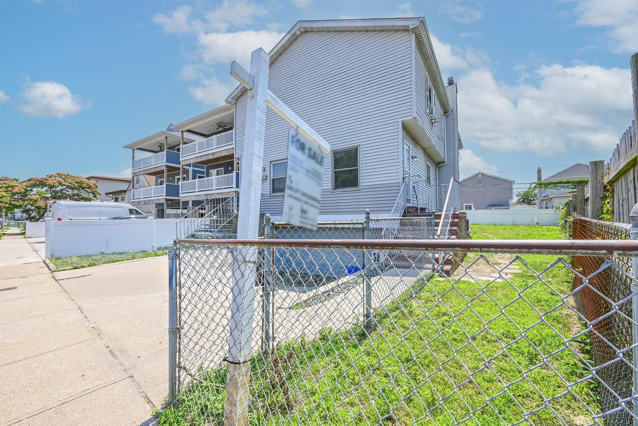 20 E Pine Street, Long Beach, NY 11561