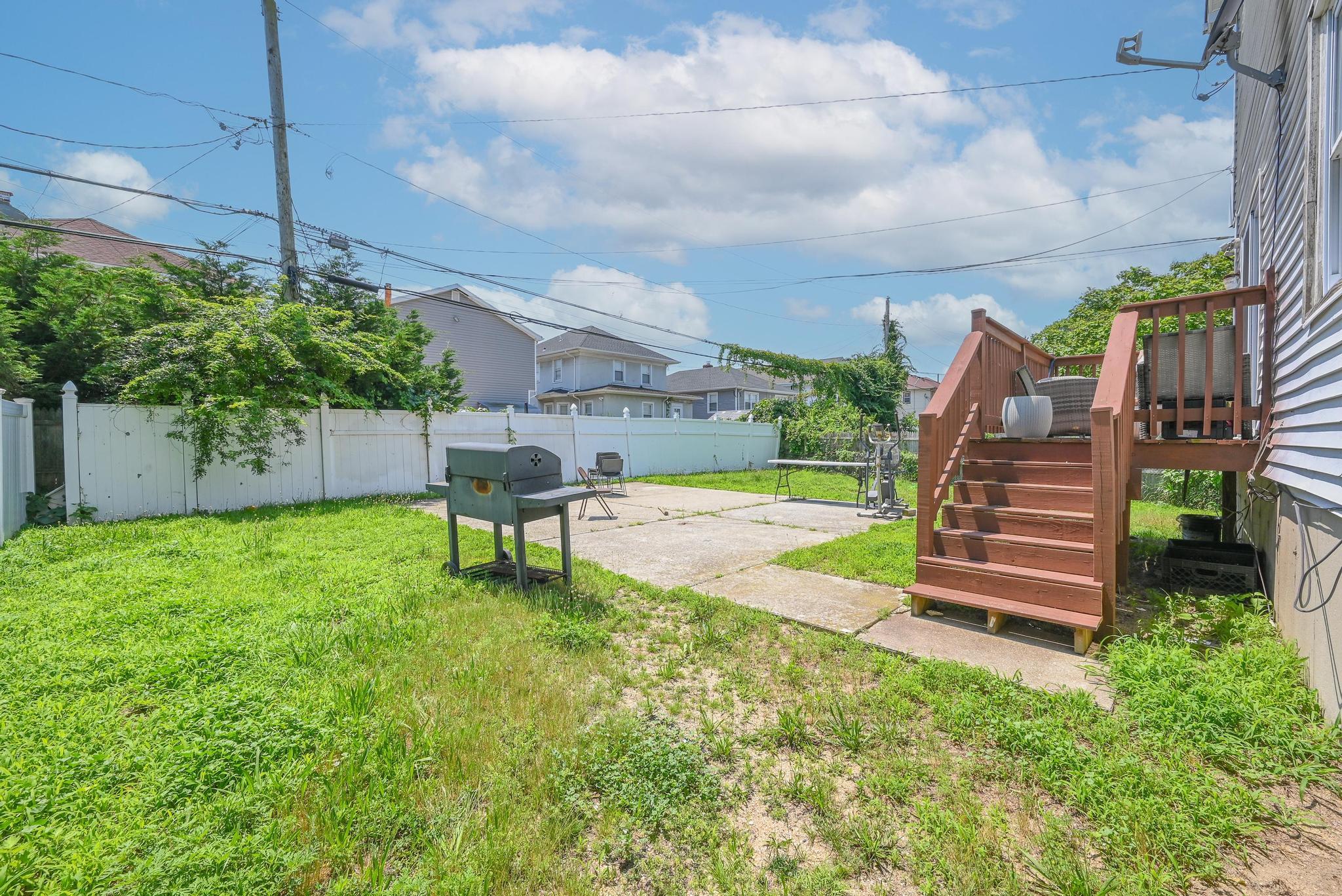 20 E Pine Street, Long Beach, NY 11561