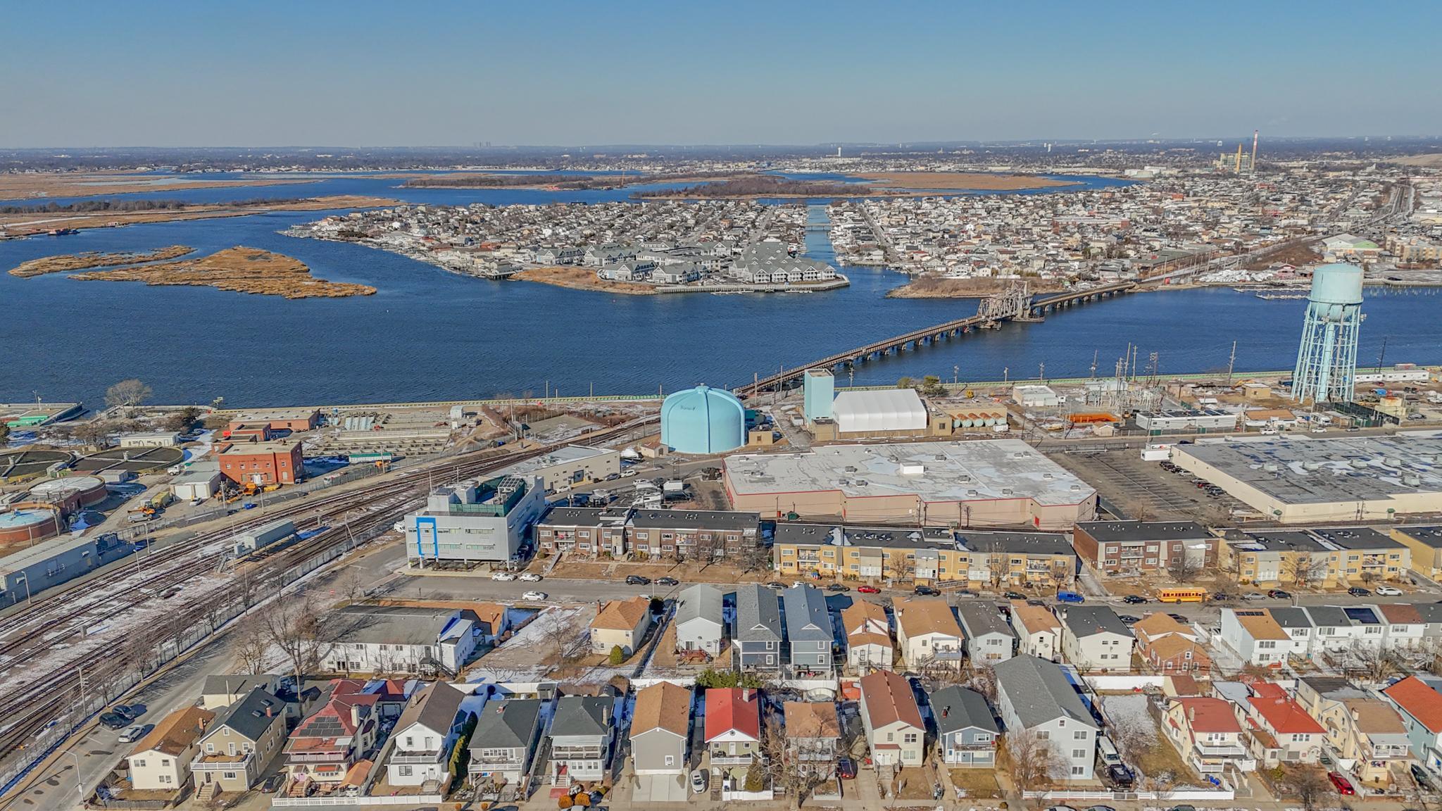 20 E Pine Street, Long Beach, NY 11561