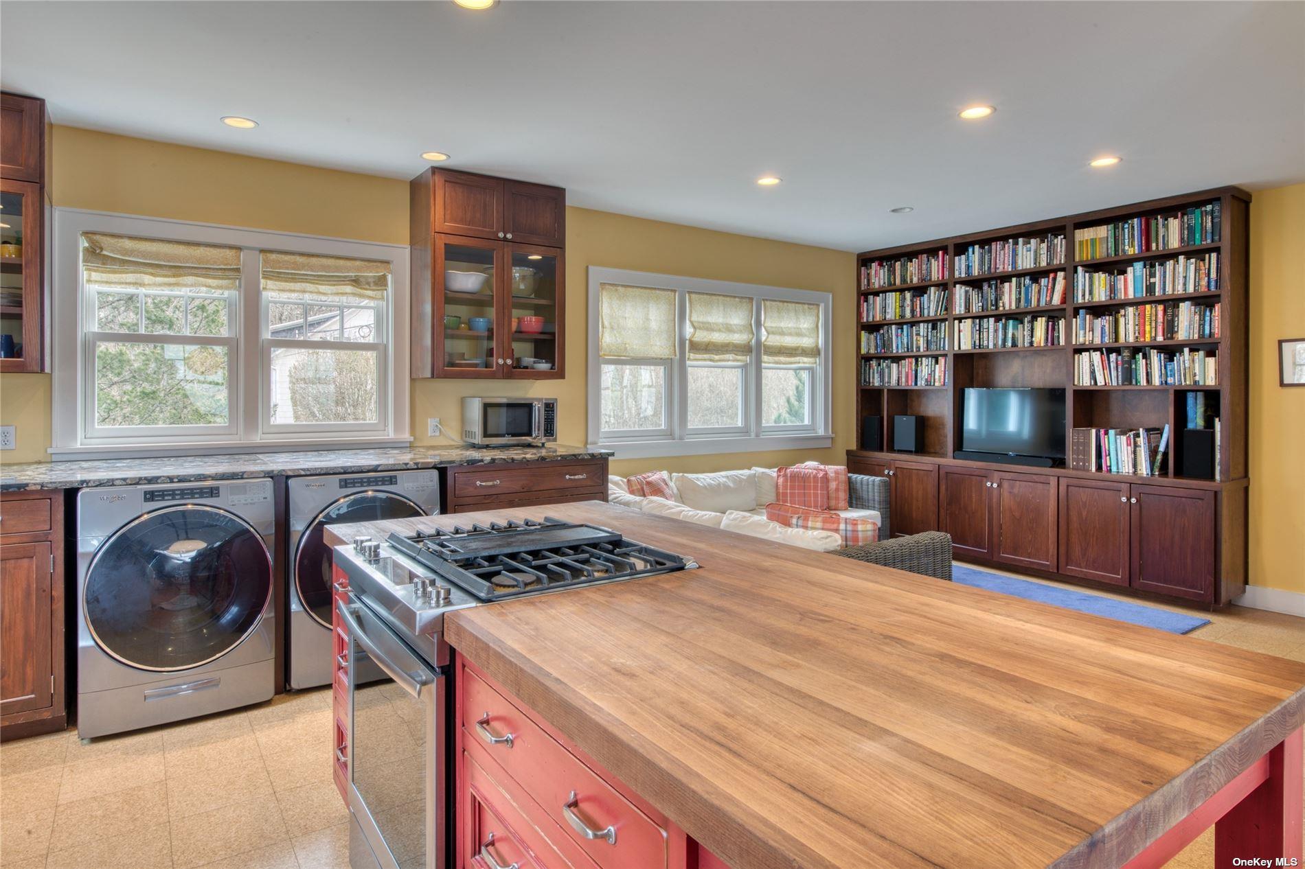 2100 Youngs Road, Orient, NY 11957