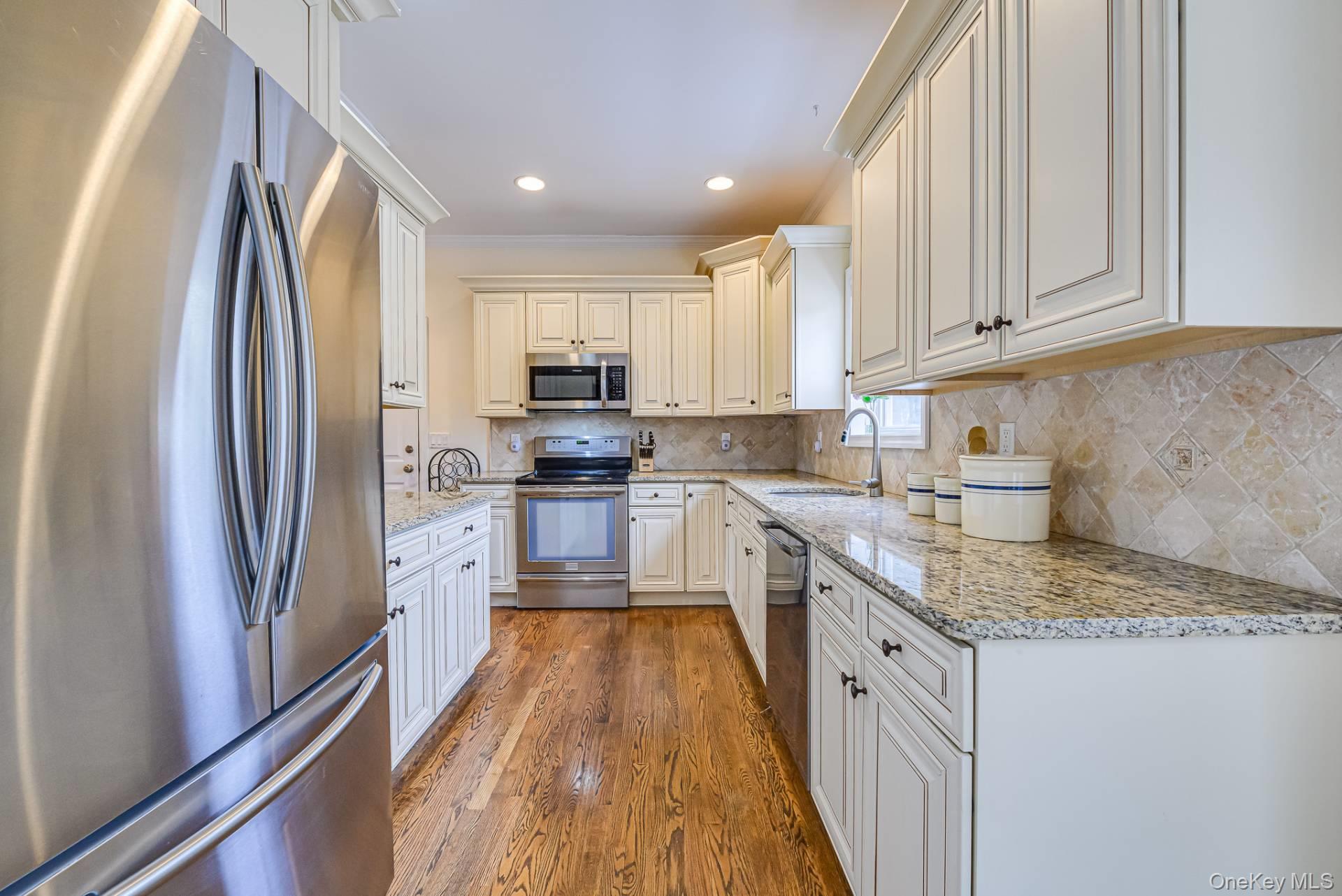 18 Lakeside Lane, Westhampton, NY 11977