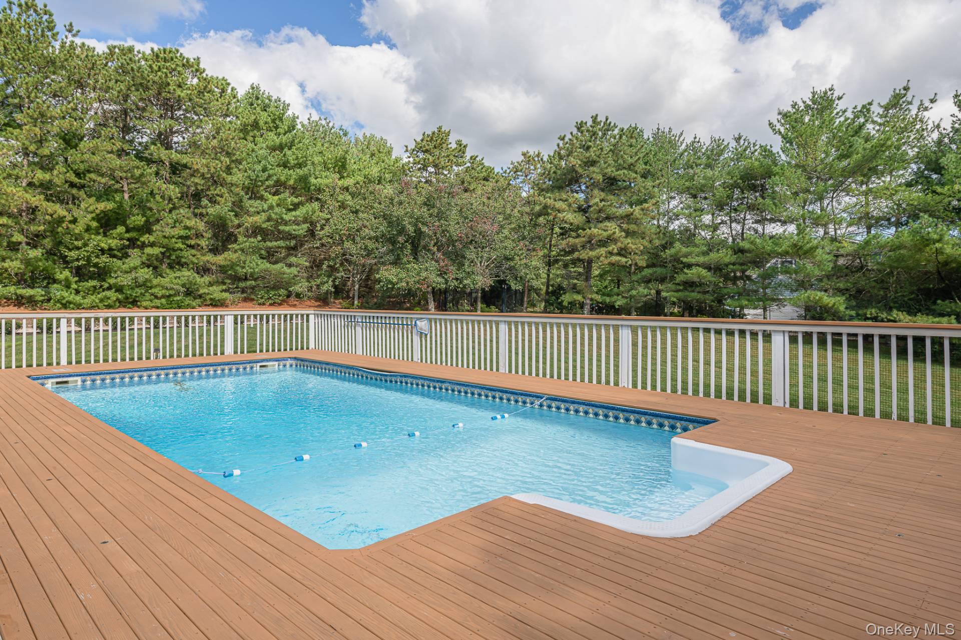 18 Lakeside Lane, Westhampton, NY 11977