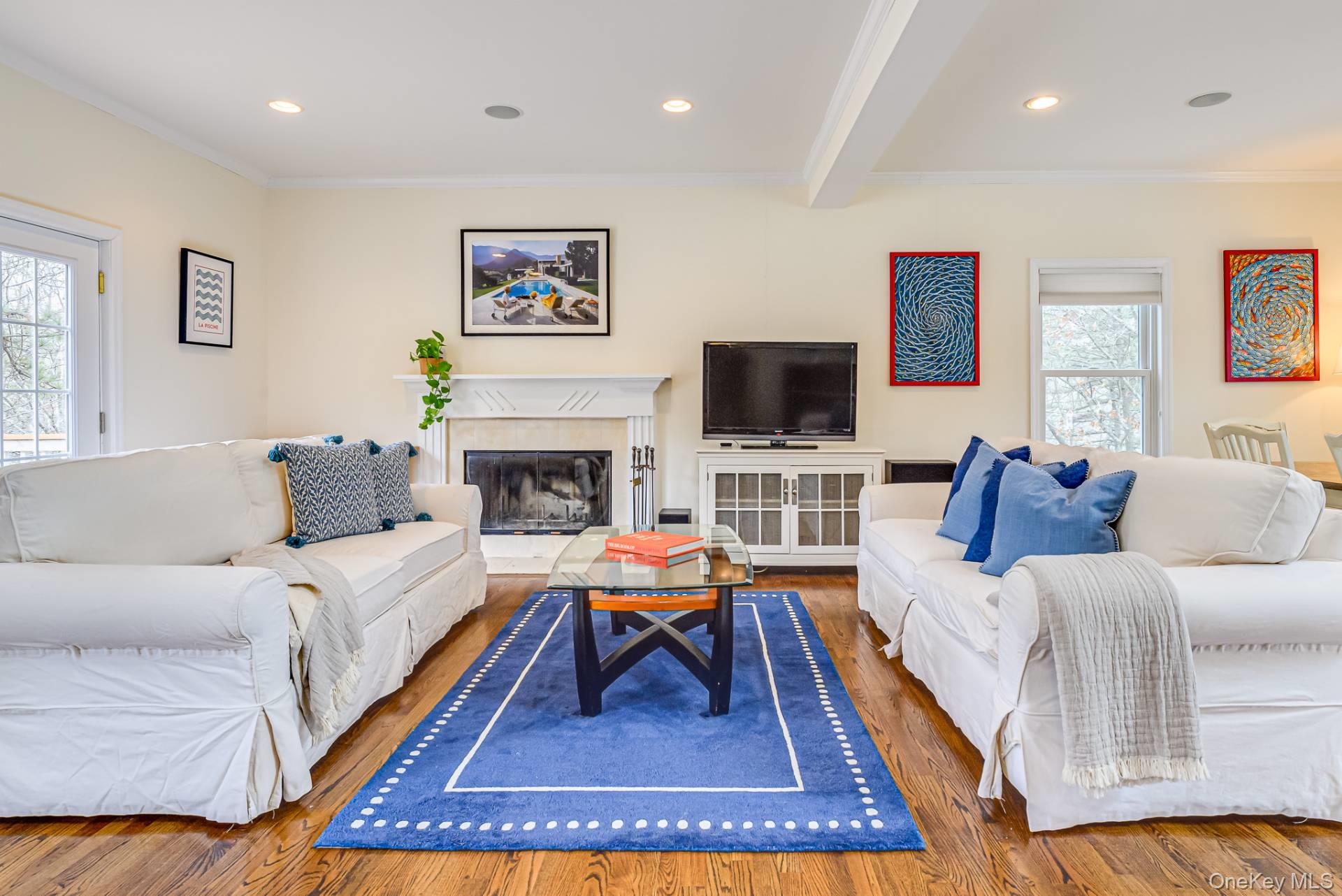 18 Lakeside Lane, Westhampton, NY 11977