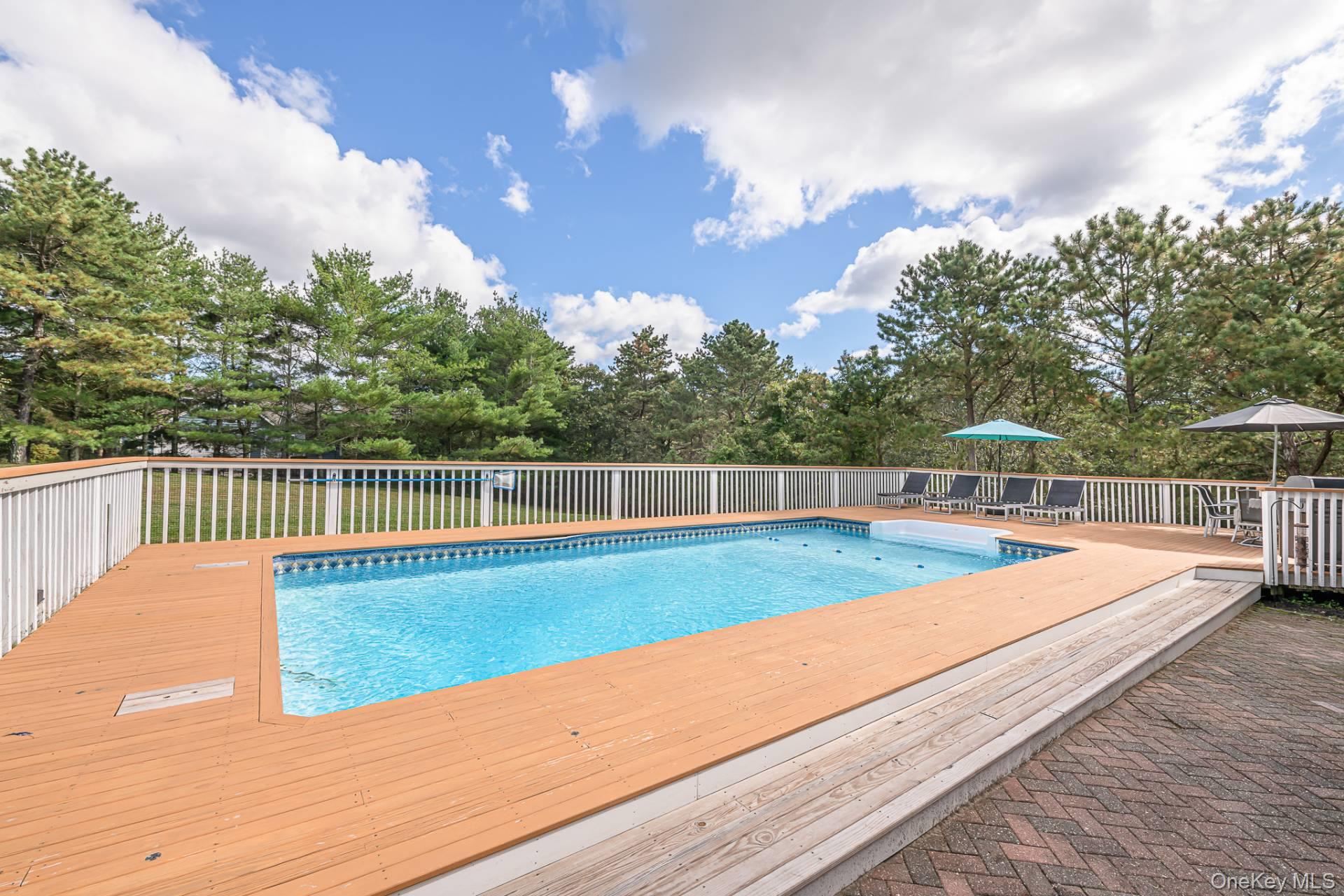 18 Lakeside Lane, Westhampton, NY 11977