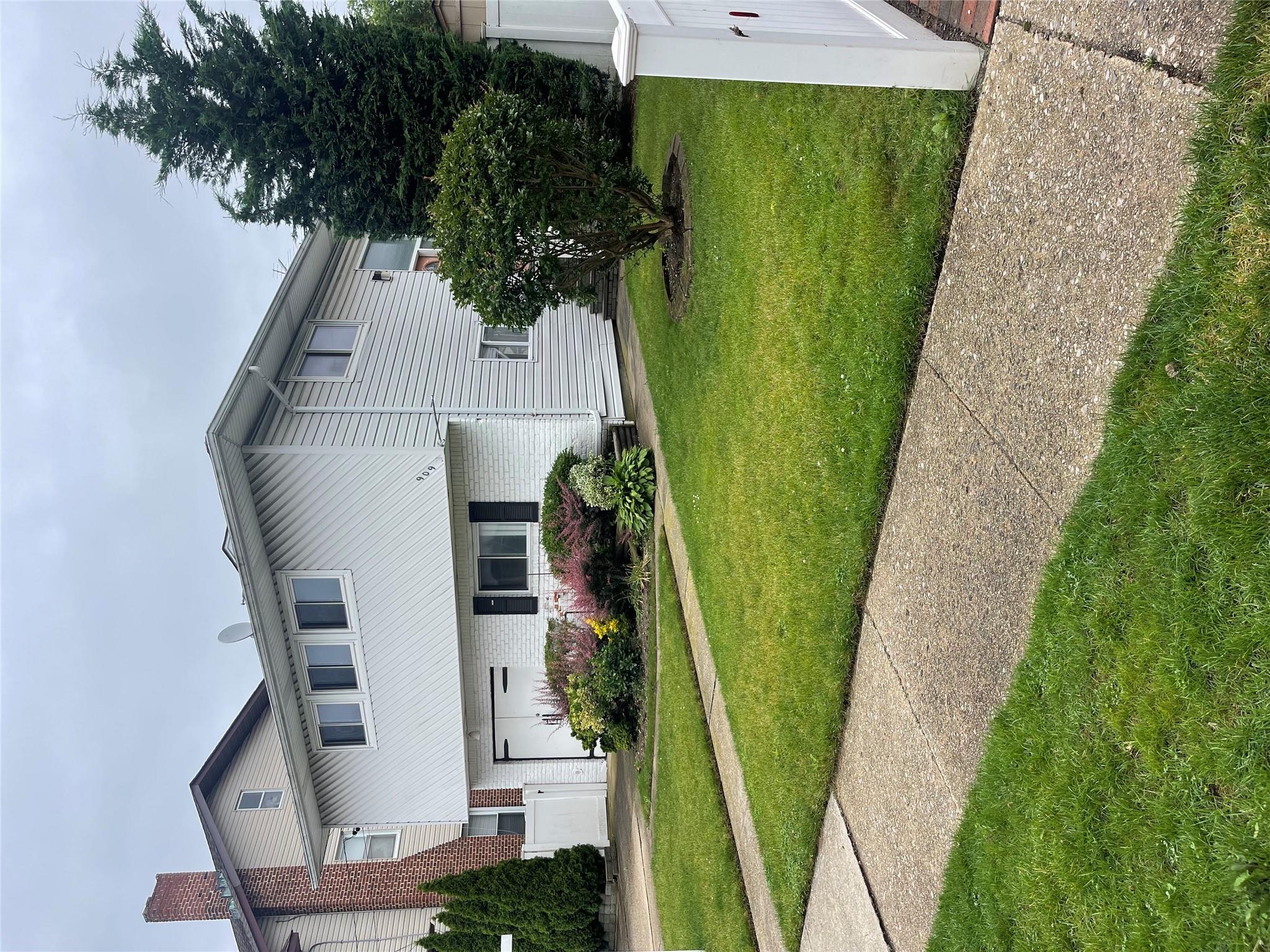 909 N Central Avenue, Woodmere, NY 11598