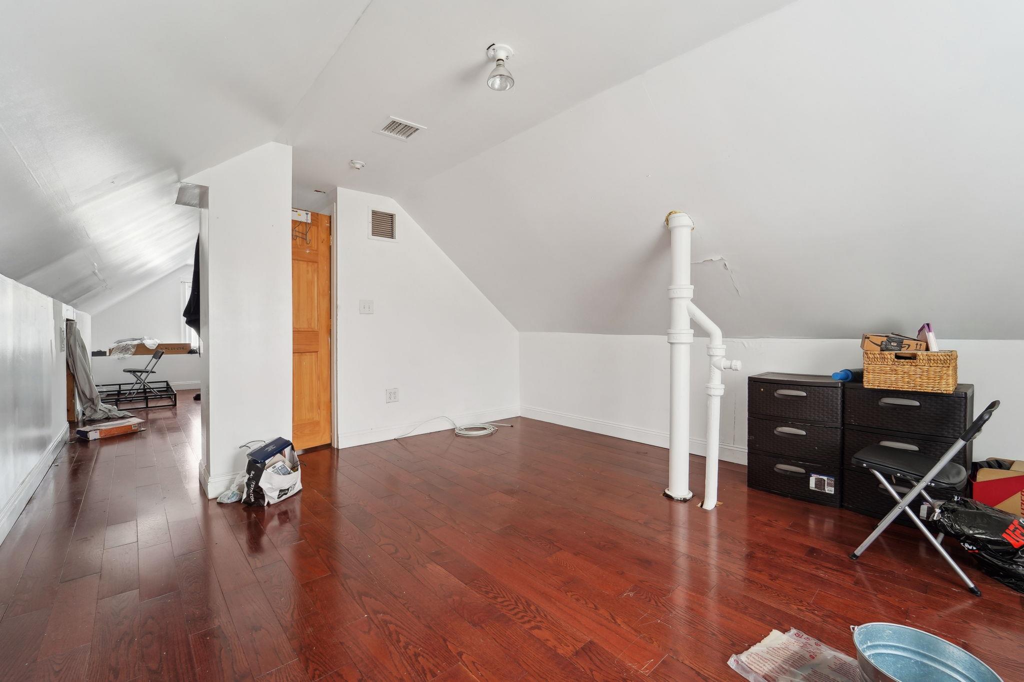 17 Manitou Trail, White Plains, NY 10603