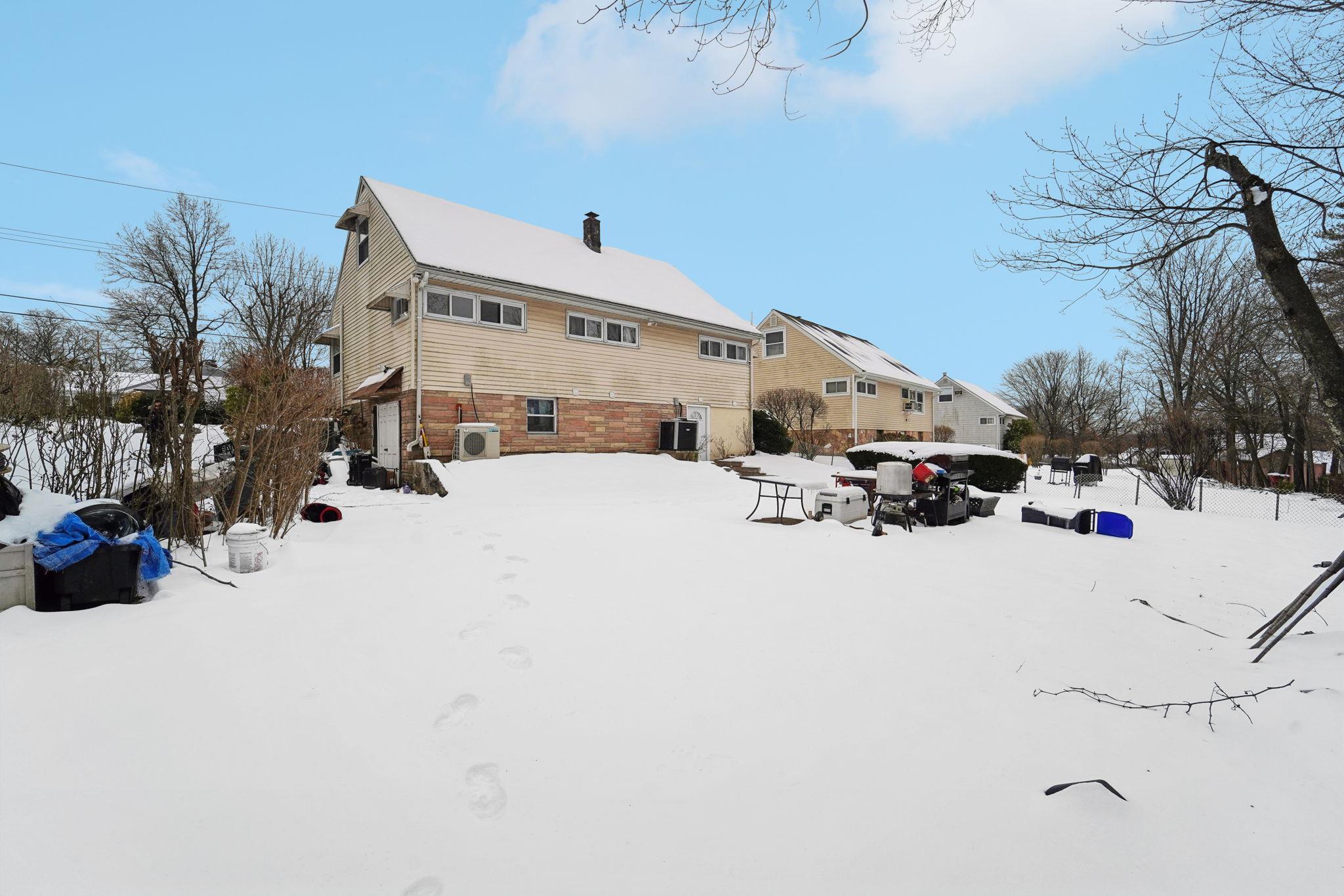 17 Manitou Trail, White Plains, NY 10603