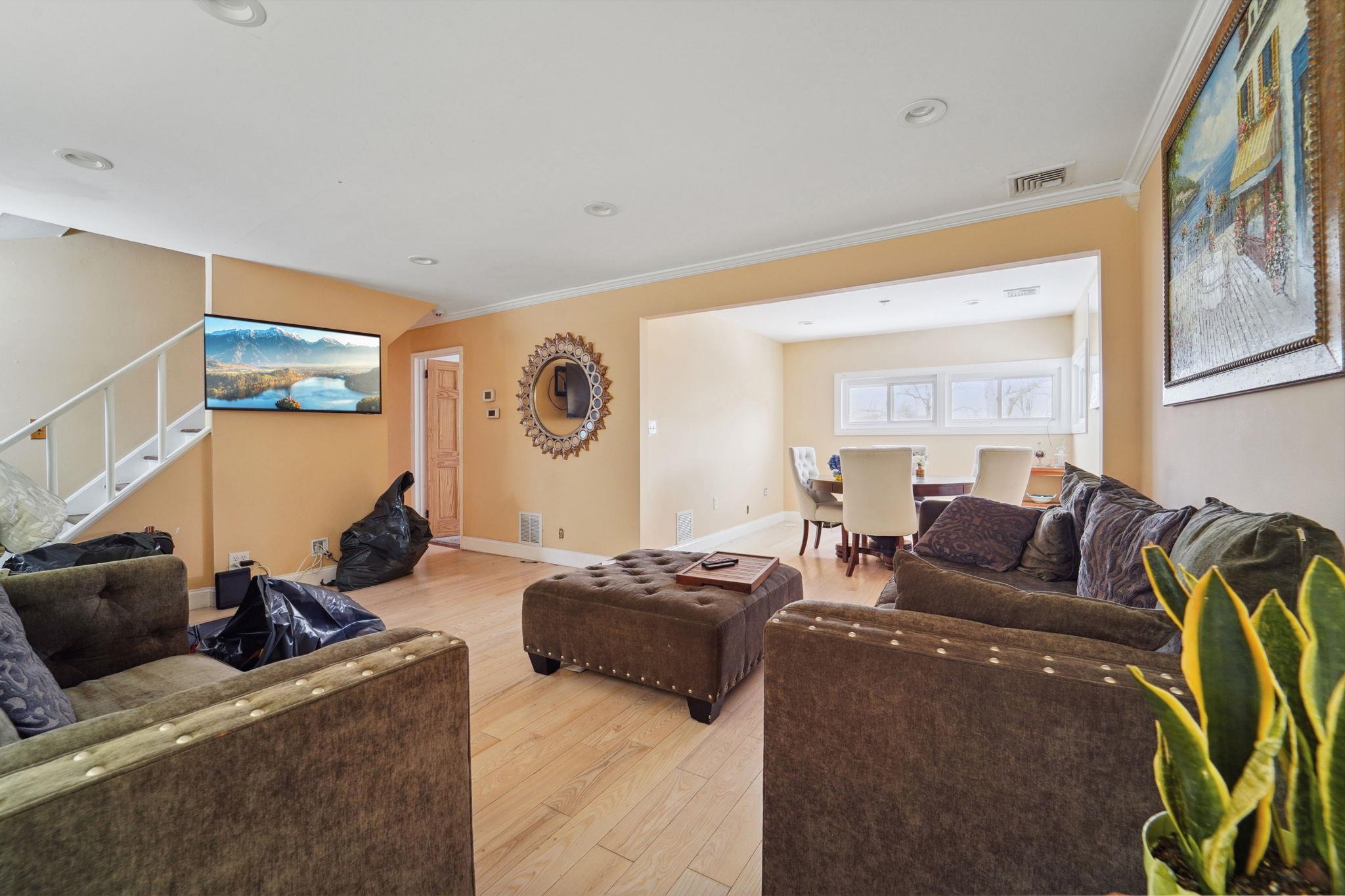 17 Manitou Trail, White Plains, NY 10603