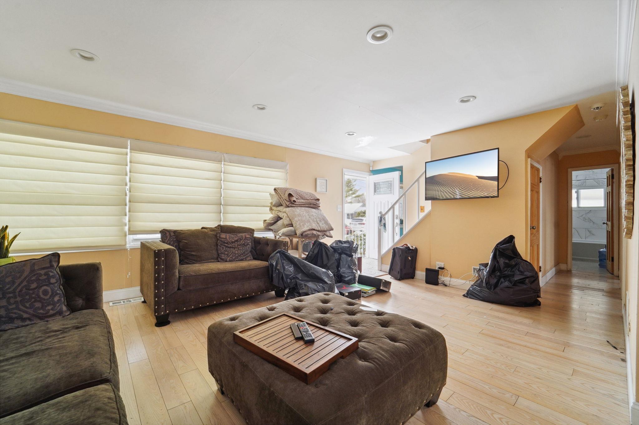 17 Manitou Trail, White Plains, NY 10603