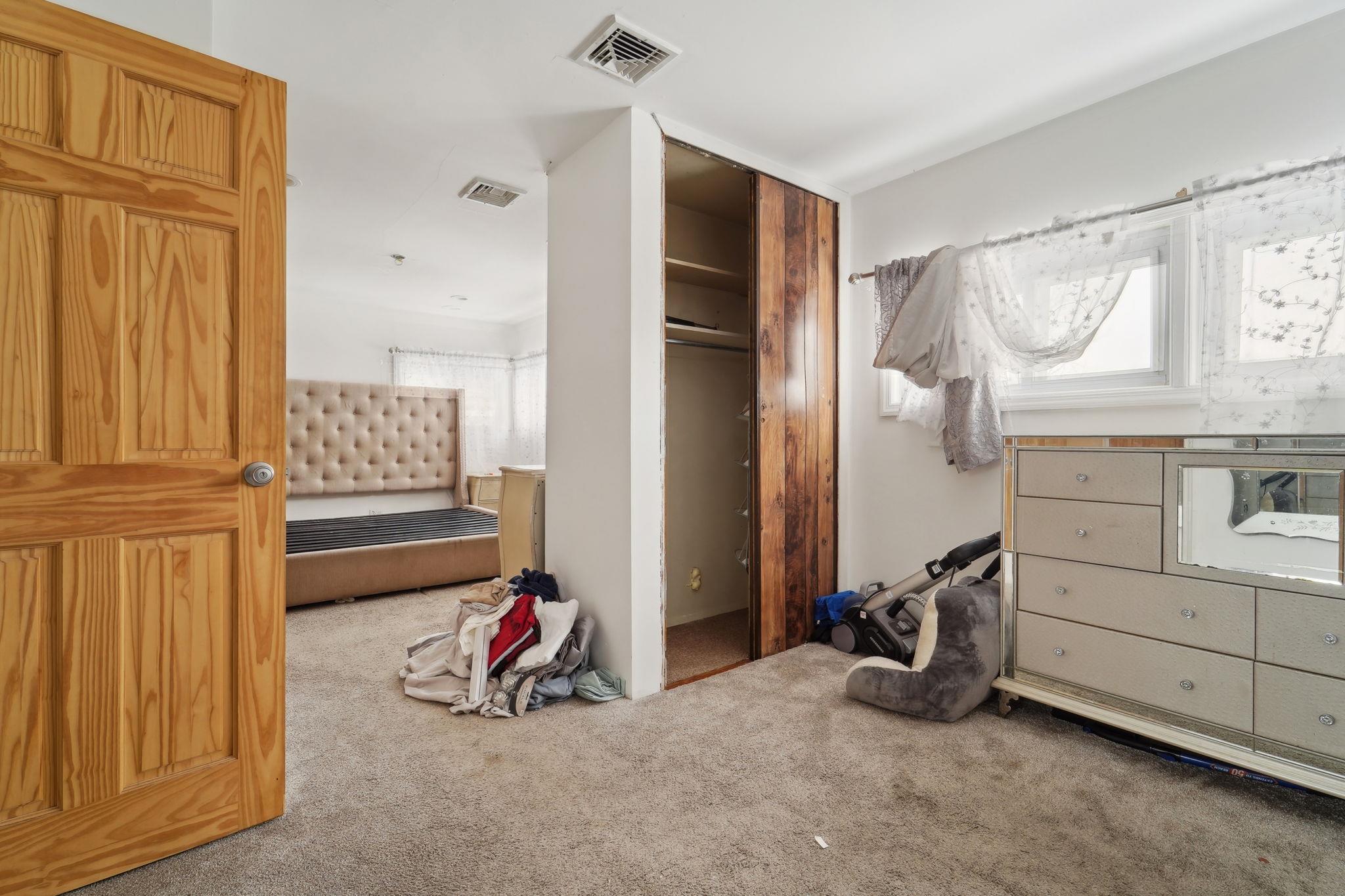 17 Manitou Trail, White Plains, NY 10603