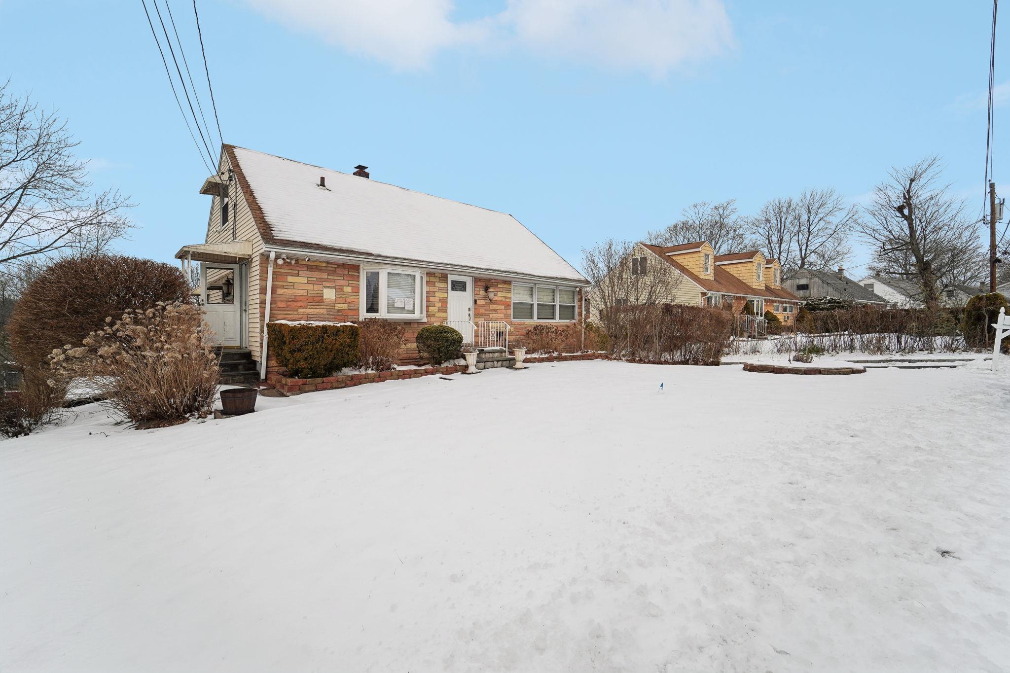 17 Manitou Trail, White Plains, NY 10603