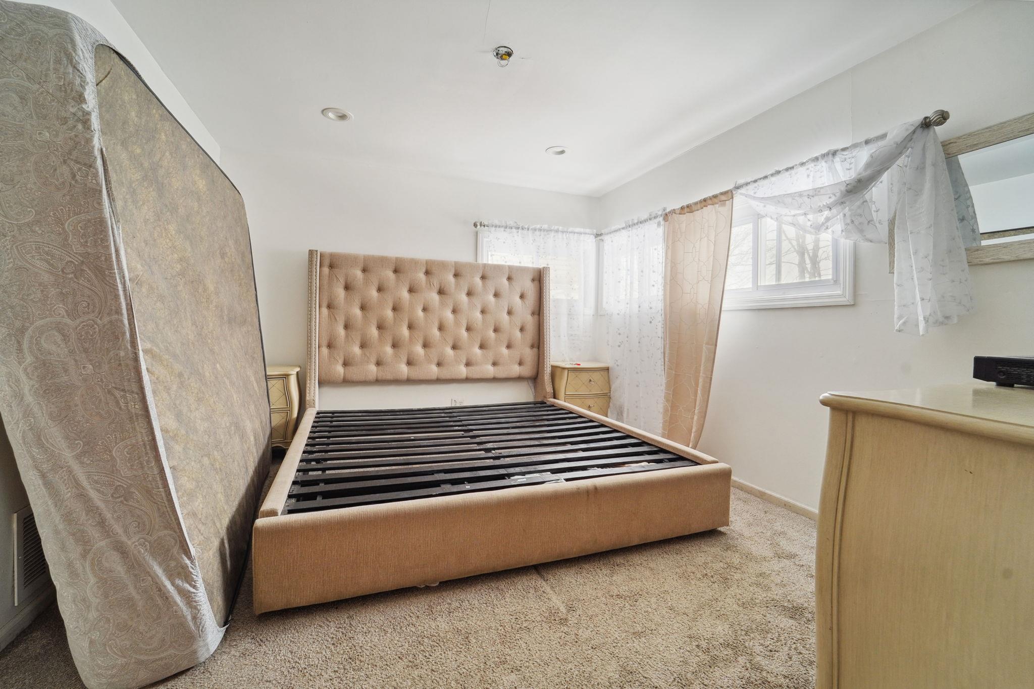 17 Manitou Trail, White Plains, NY 10603