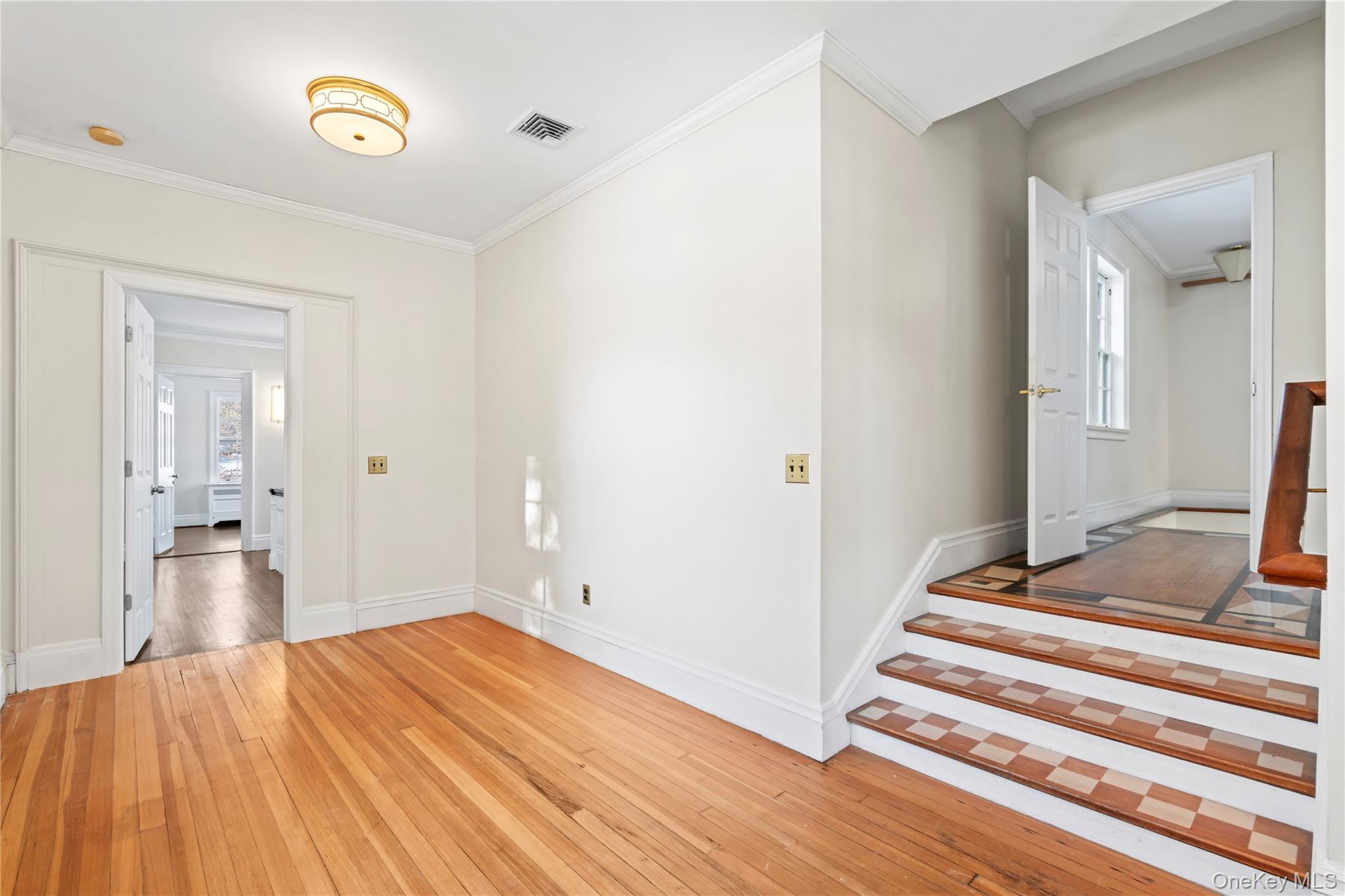 203 Store Hill Road, Old Westbury, NY 11568