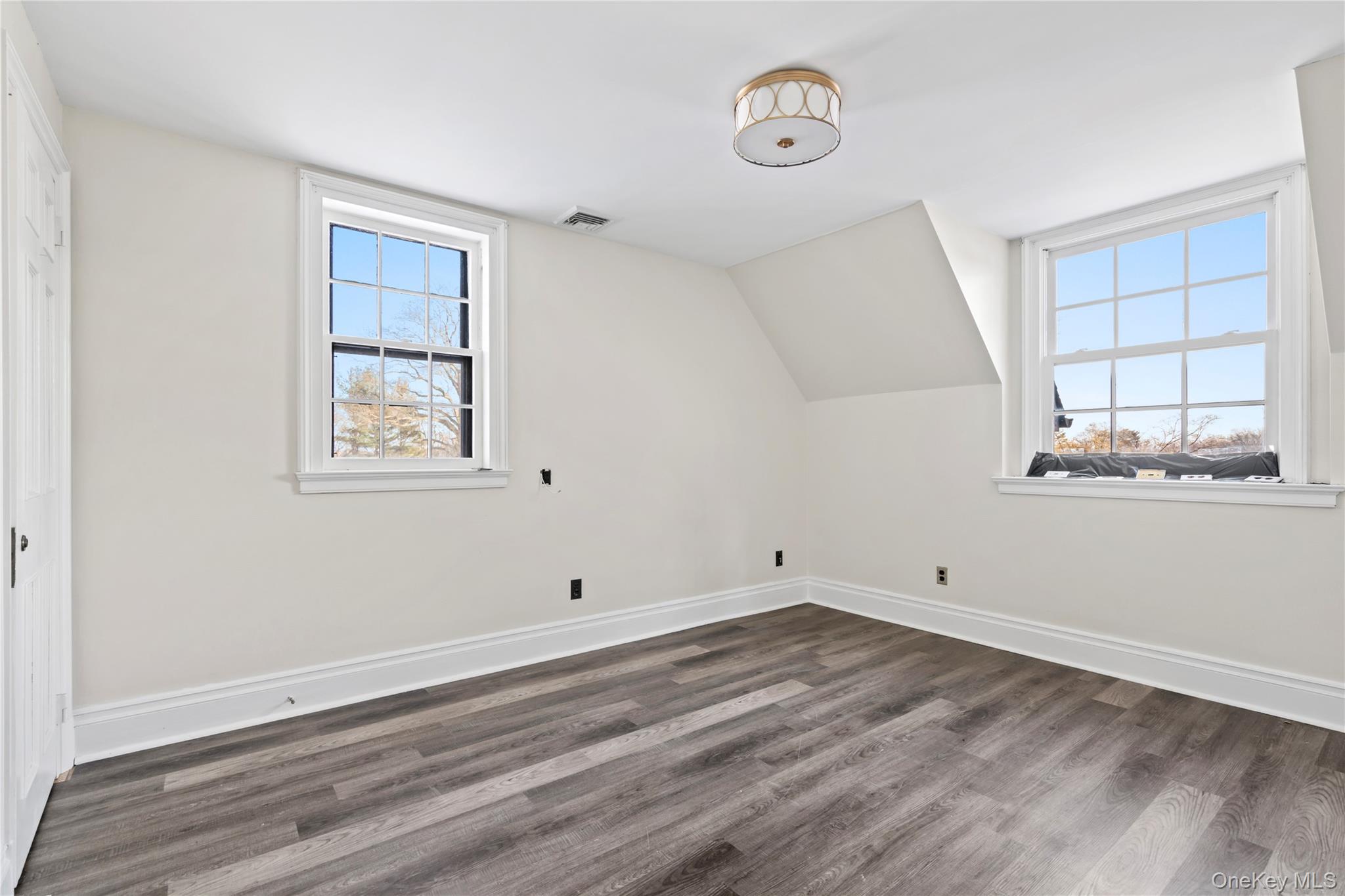 203 Store Hill Road, Old Westbury, NY 11568