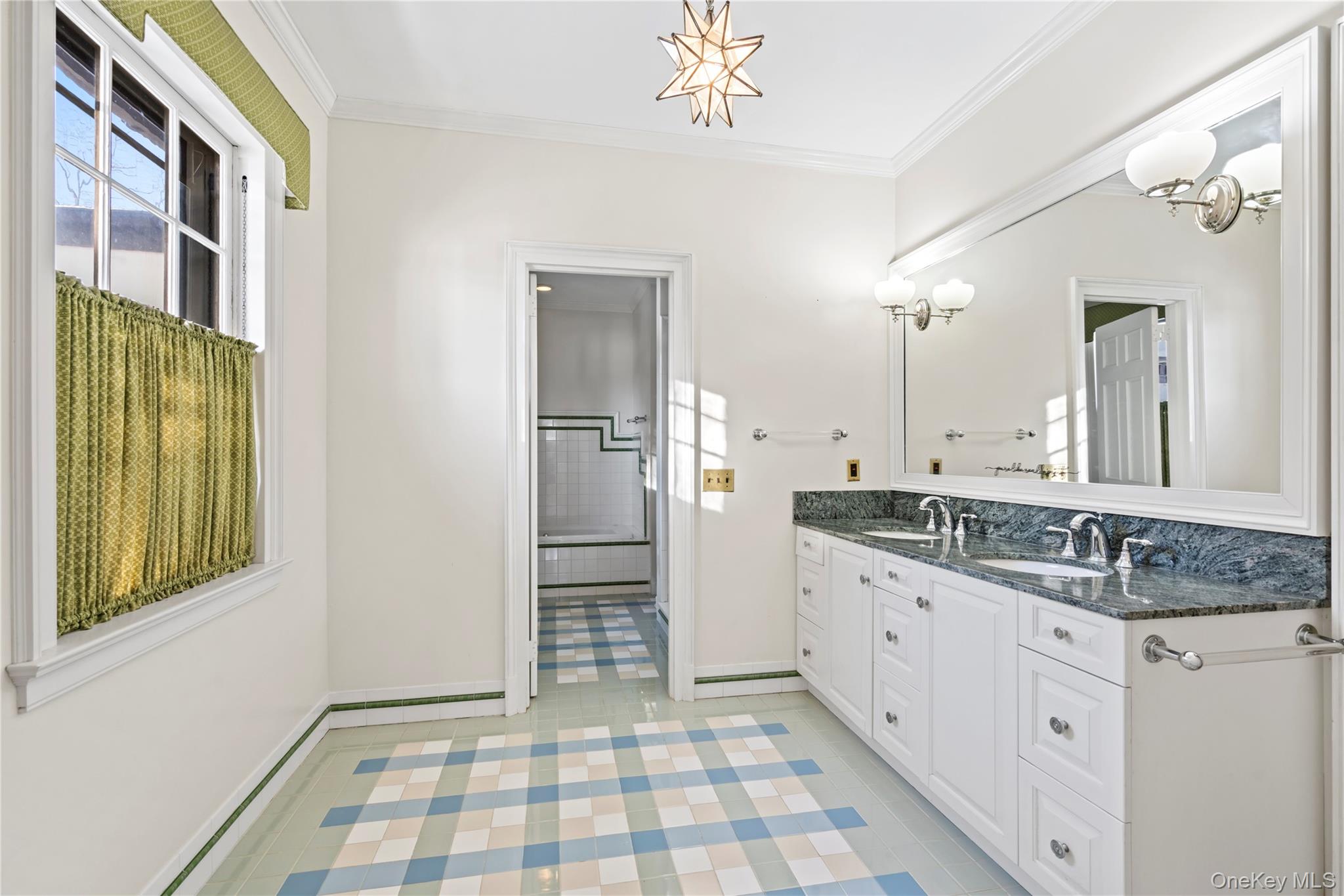 203 Store Hill Road, Old Westbury, NY 11568