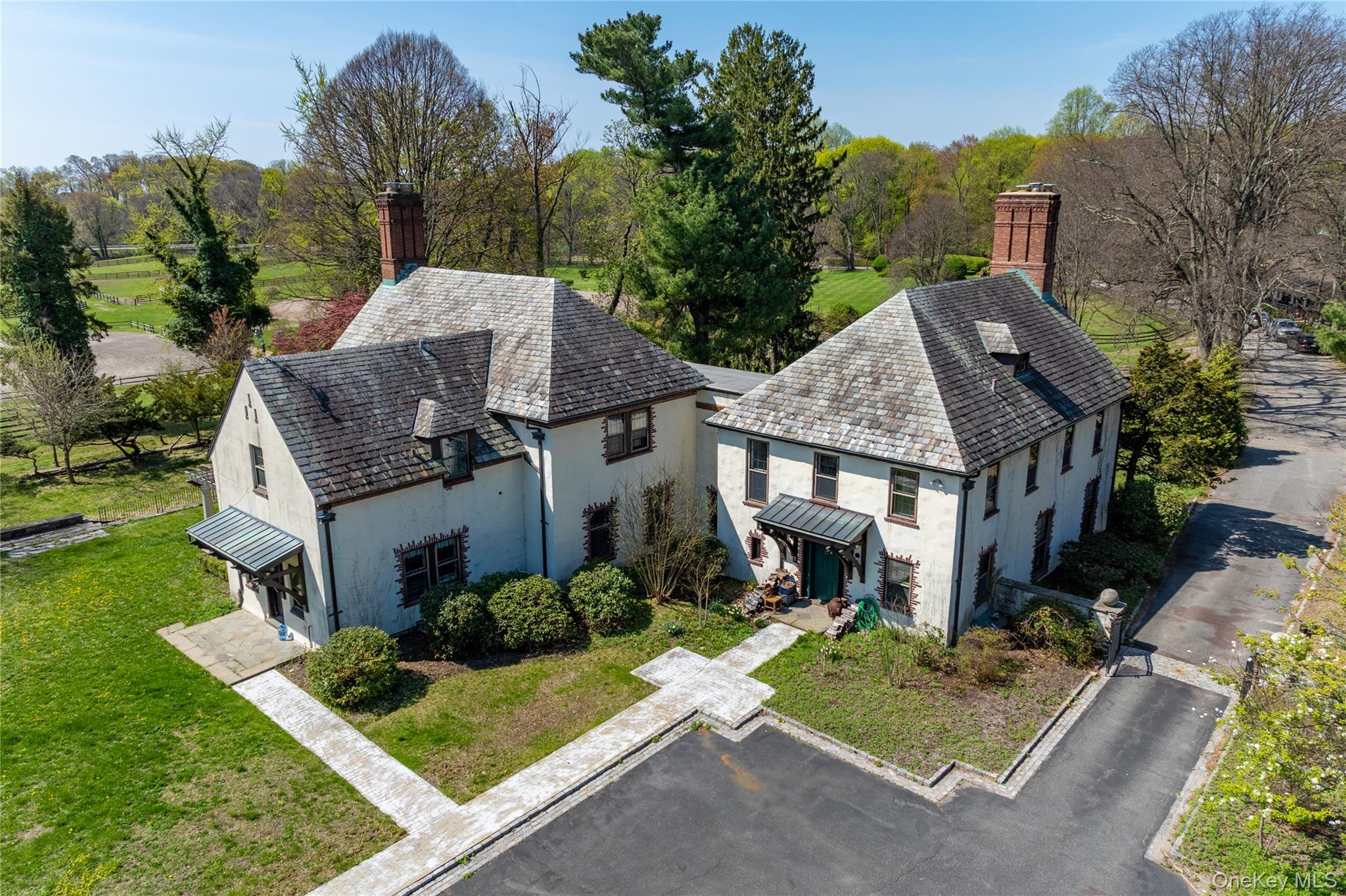 203 Store Hill Road, Old Westbury, NY 11568