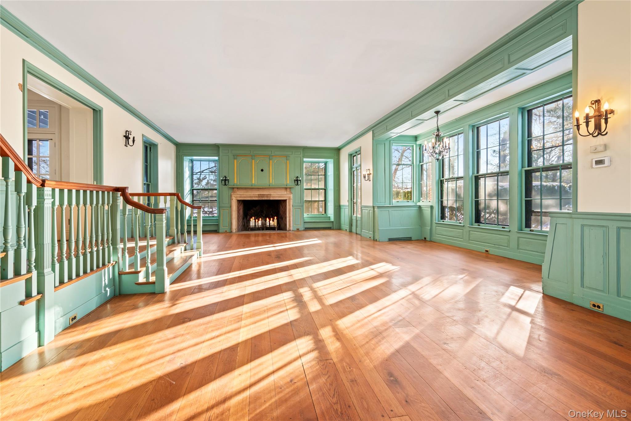 203 Store Hill Road, Old Westbury, NY 11568