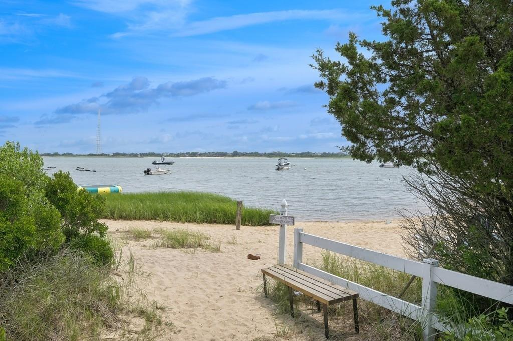 53 Crassen Boulevard # Park Ave unit #3, Amagansett, NY 11930