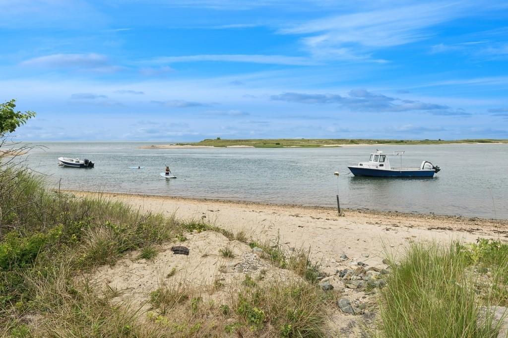 53 Crassen Boulevard # Park Ave unit #3, Amagansett, NY 11930