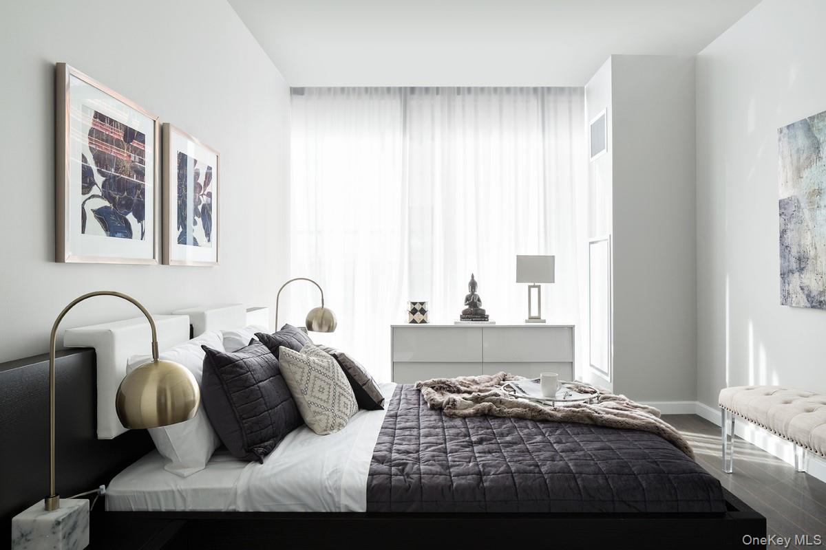 131-01 40 Road # 17S, Flushing, NY 11354