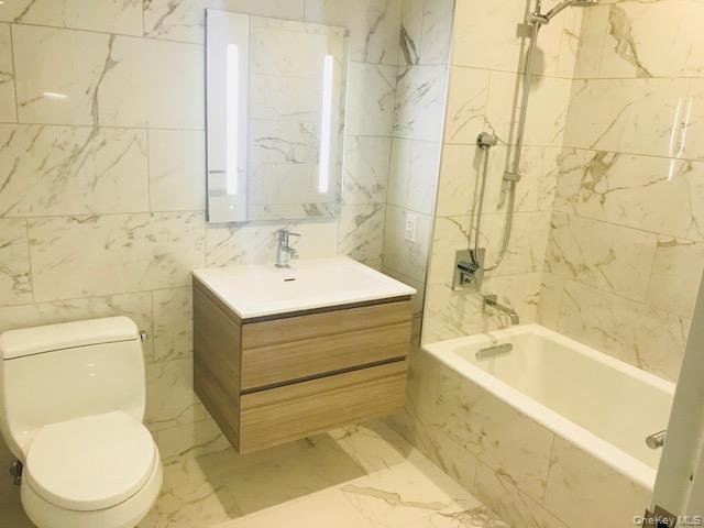 131-01 40 Road # 17S, Flushing, NY 11354