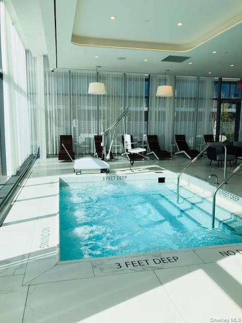 131-01 40 Road # 17S, Flushing, NY 11354