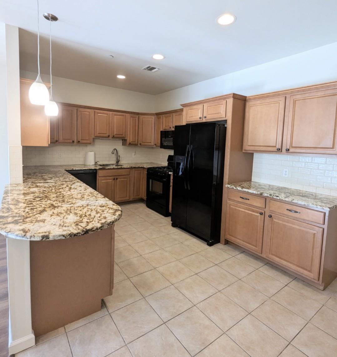 13 Jacqueline Way # 13, North Babylon, NY 11703